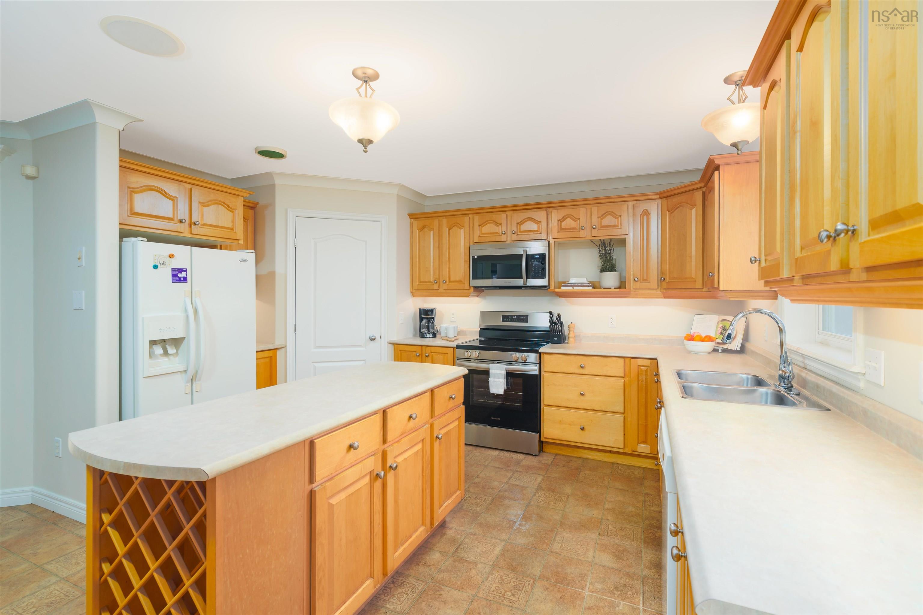 261 Langbrae Drive photo #13