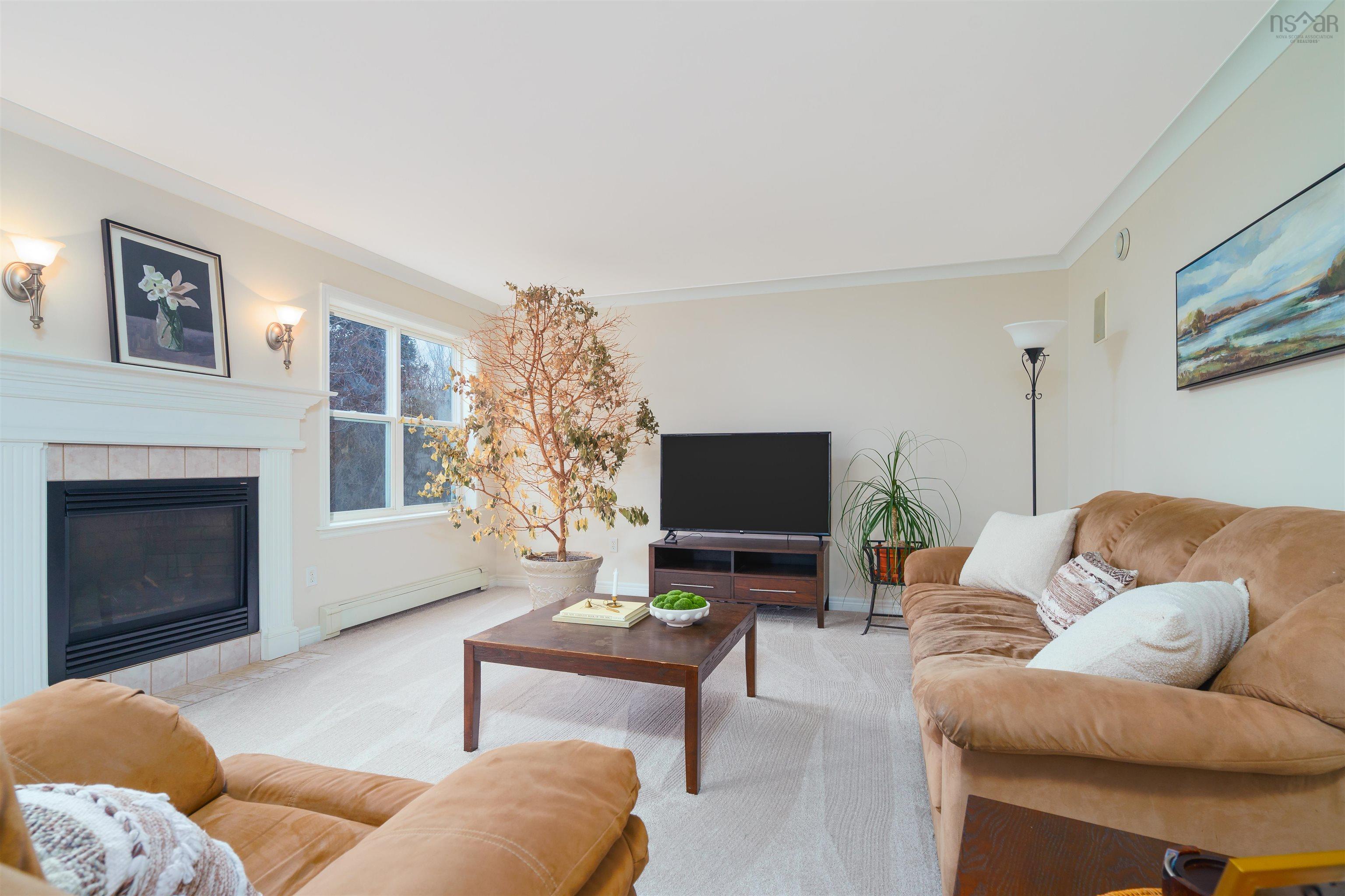 261 Langbrae Drive photo #14