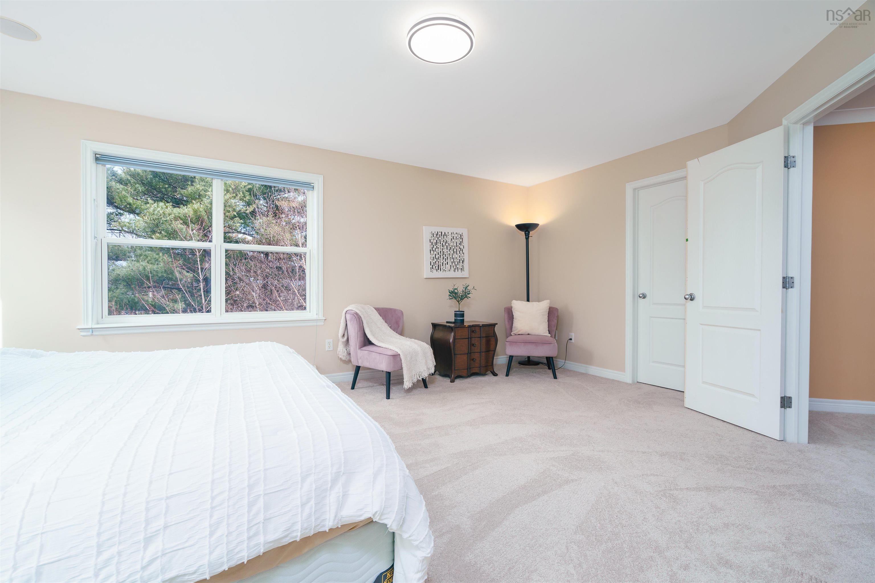 261 Langbrae Drive photo #21