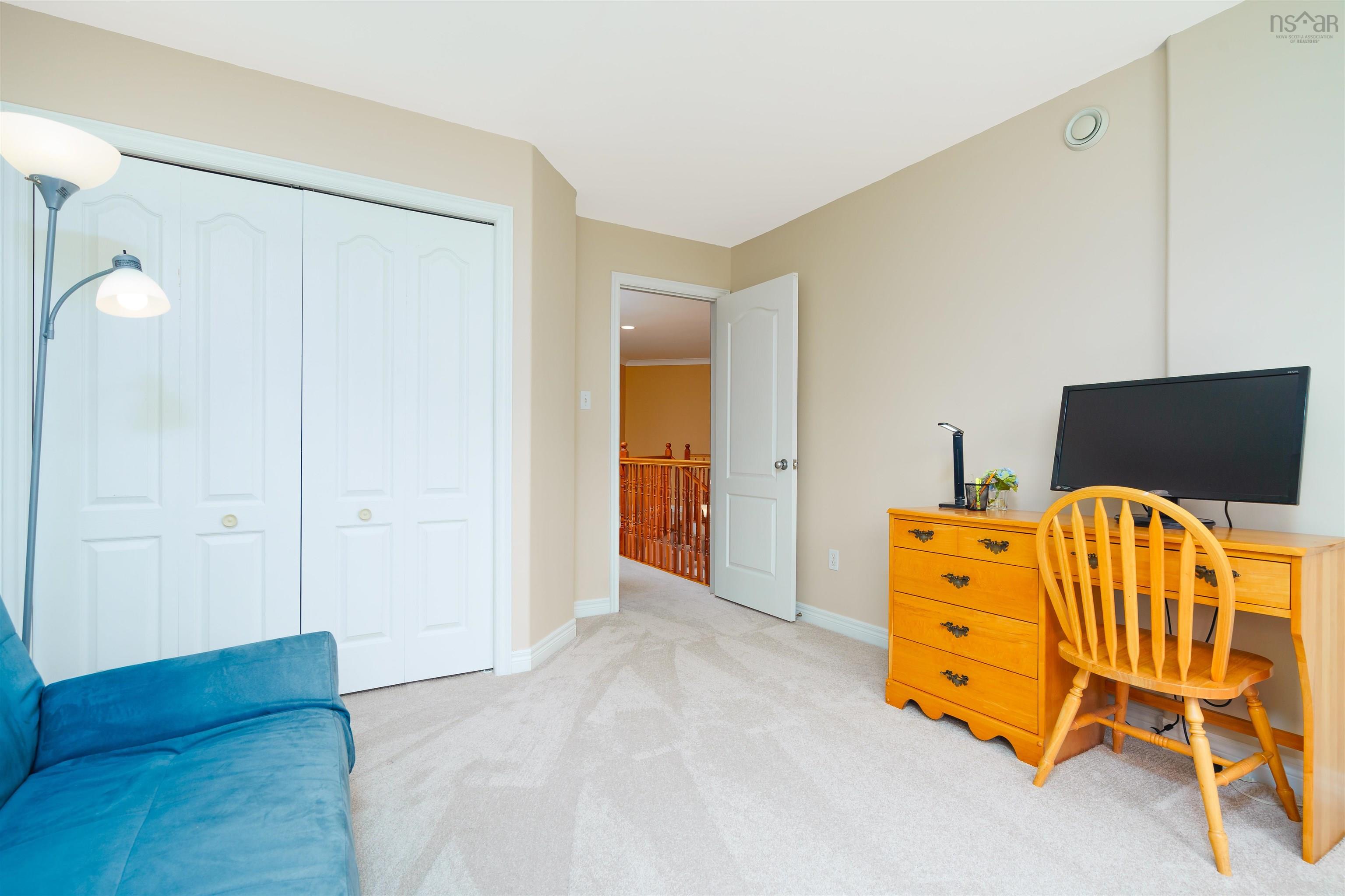 261 Langbrae Drive photo #26