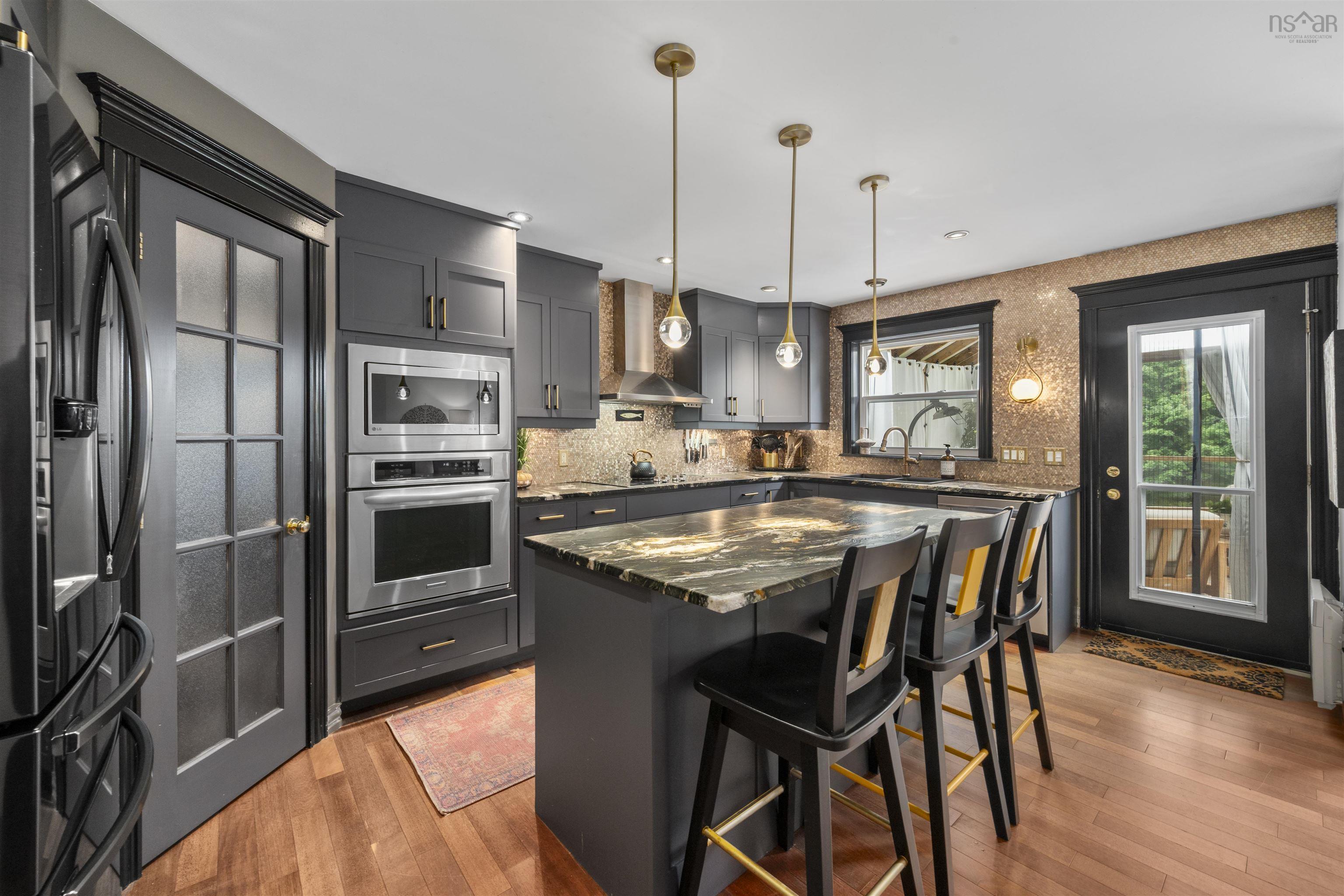 390 Gleneagles Drive photo #13