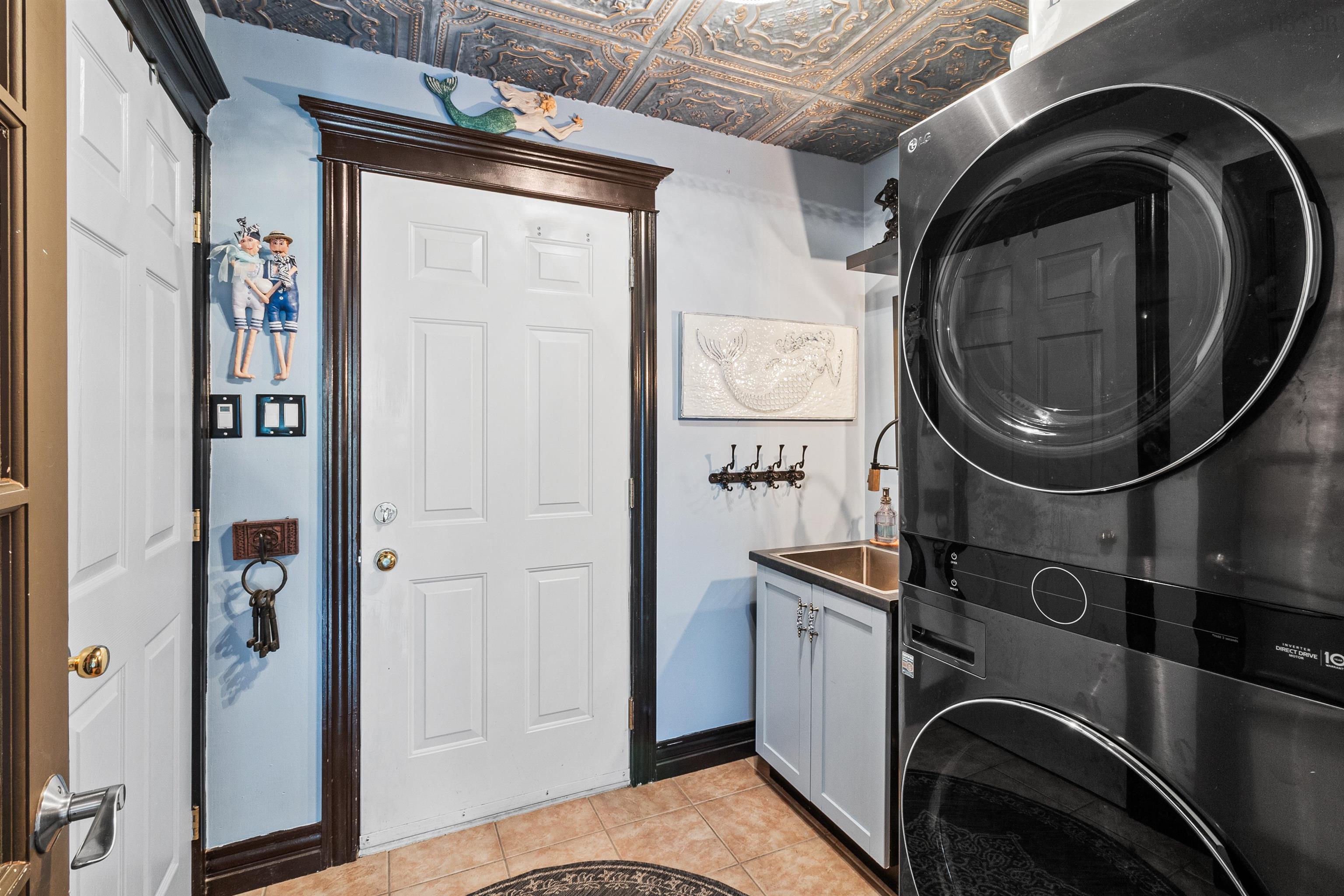 390 Gleneagles Drive photo #24
