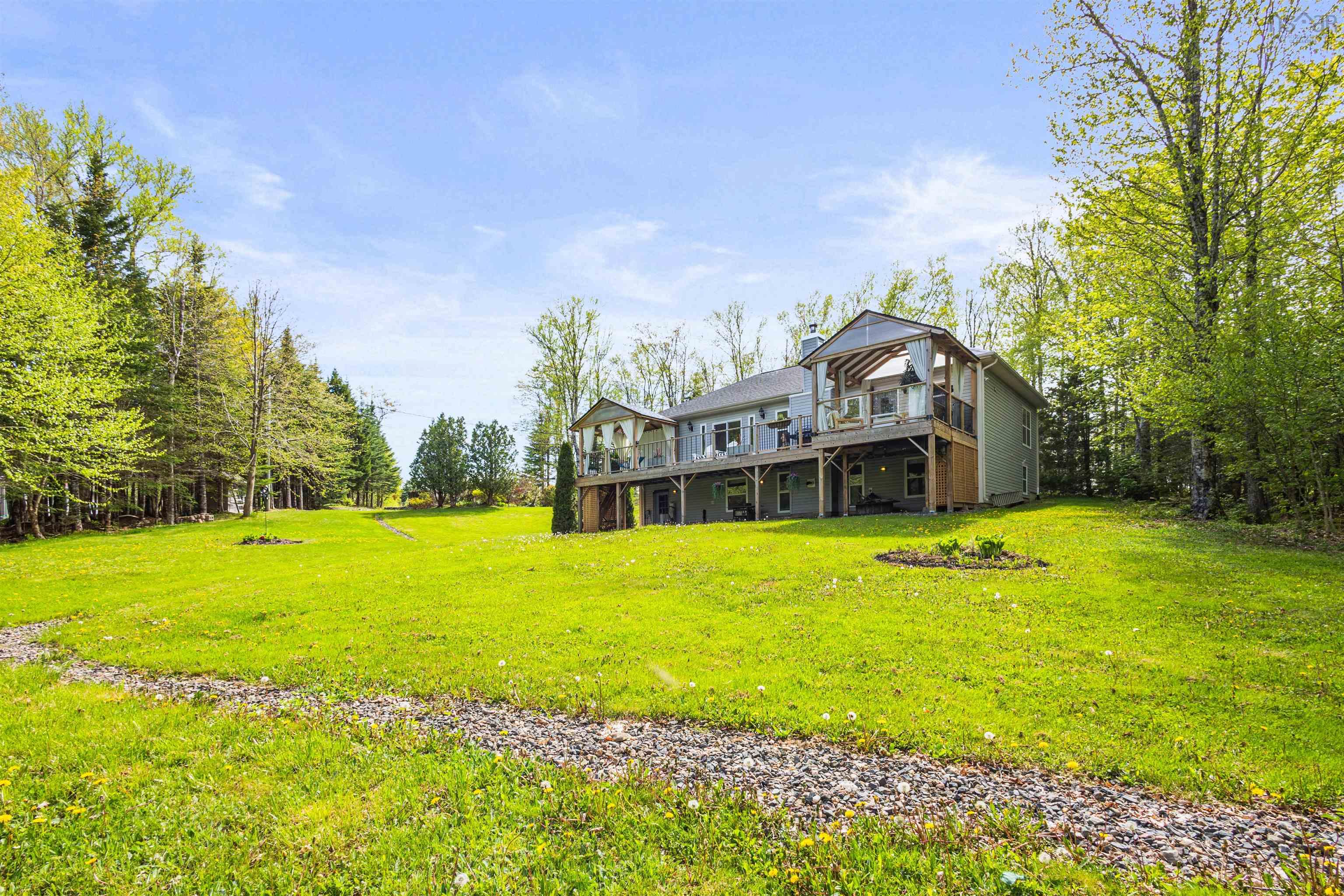 390 Gleneagles Drive photo #39