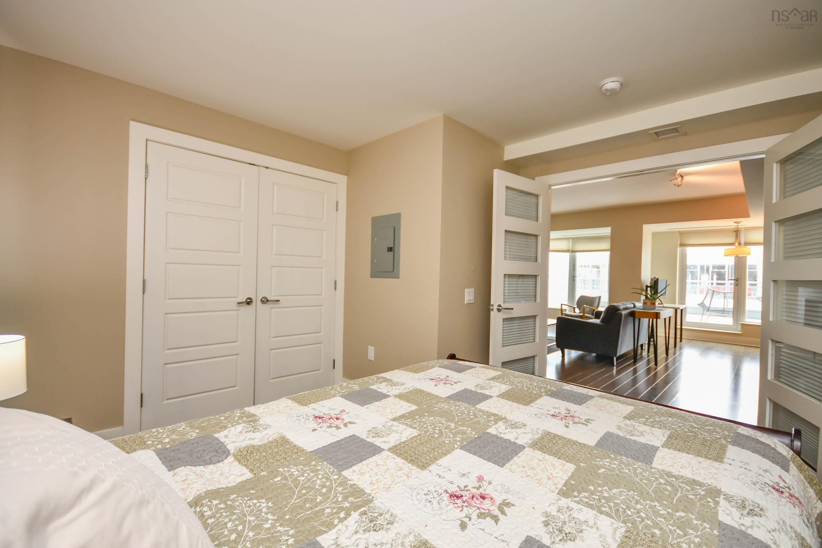 405 31 Kings Wharf Place photo #22
