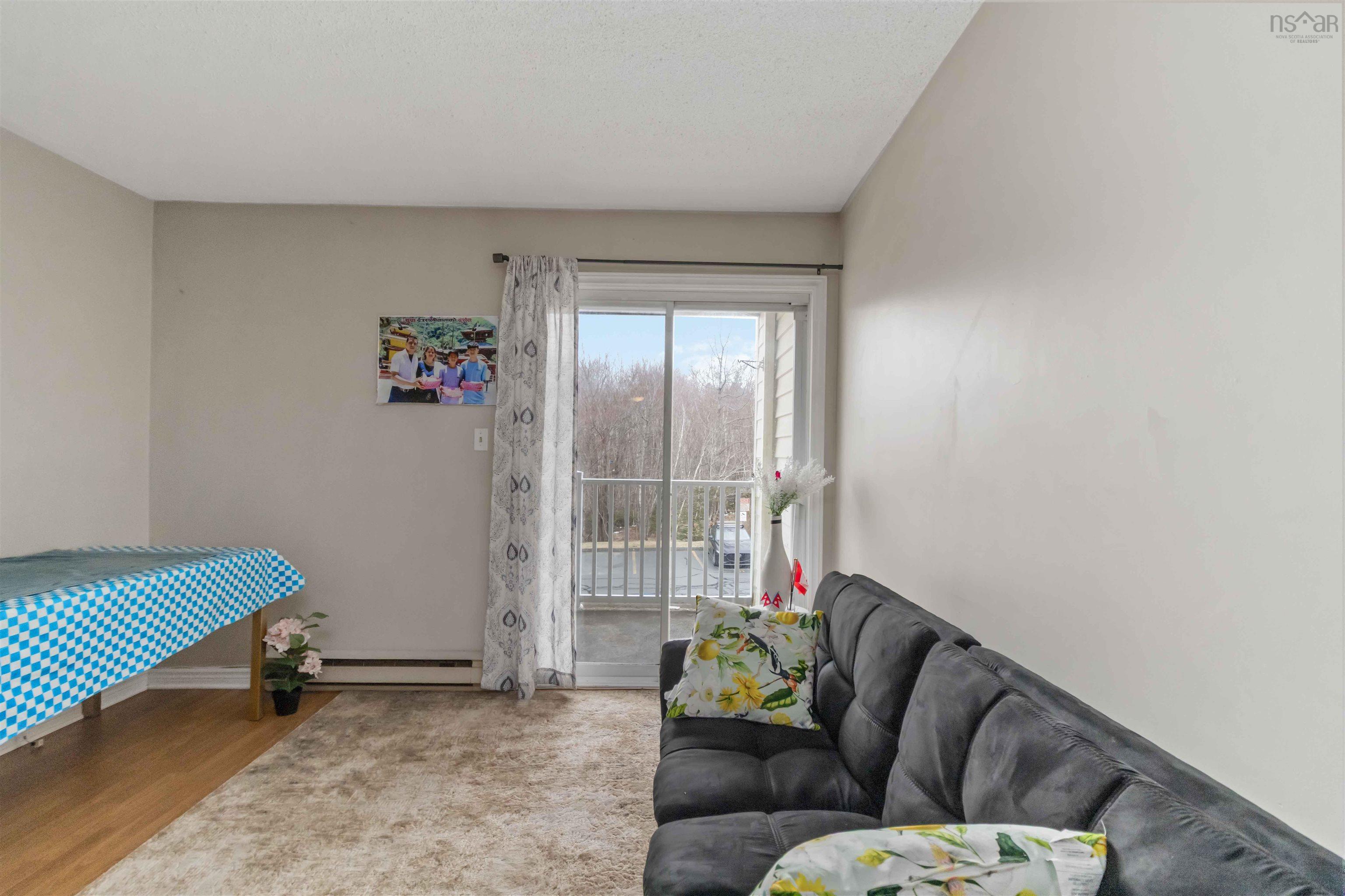 214 15 Langbrae Drive photo #8
