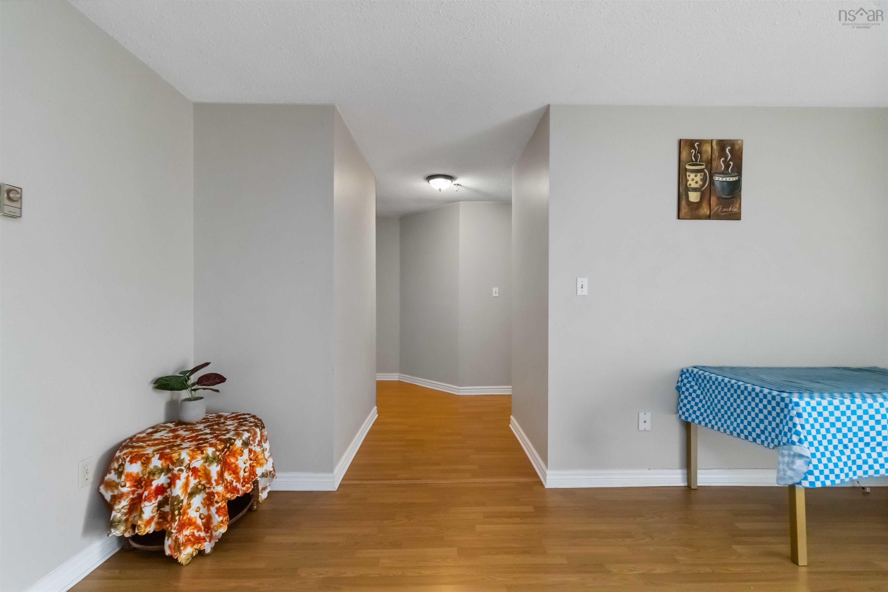 214 15 Langbrae Drive photo #9