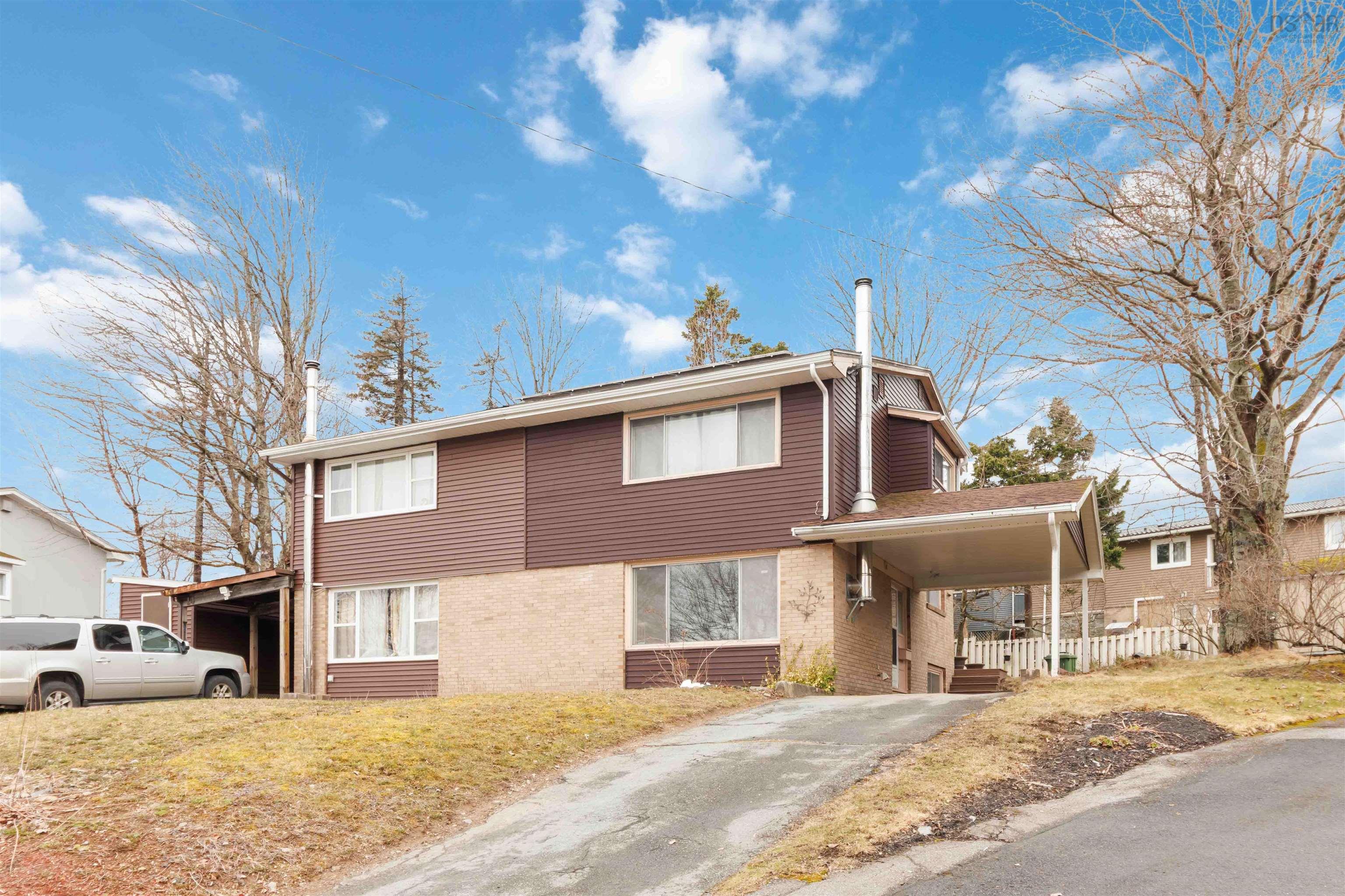 16 Oakburn Court photo #2