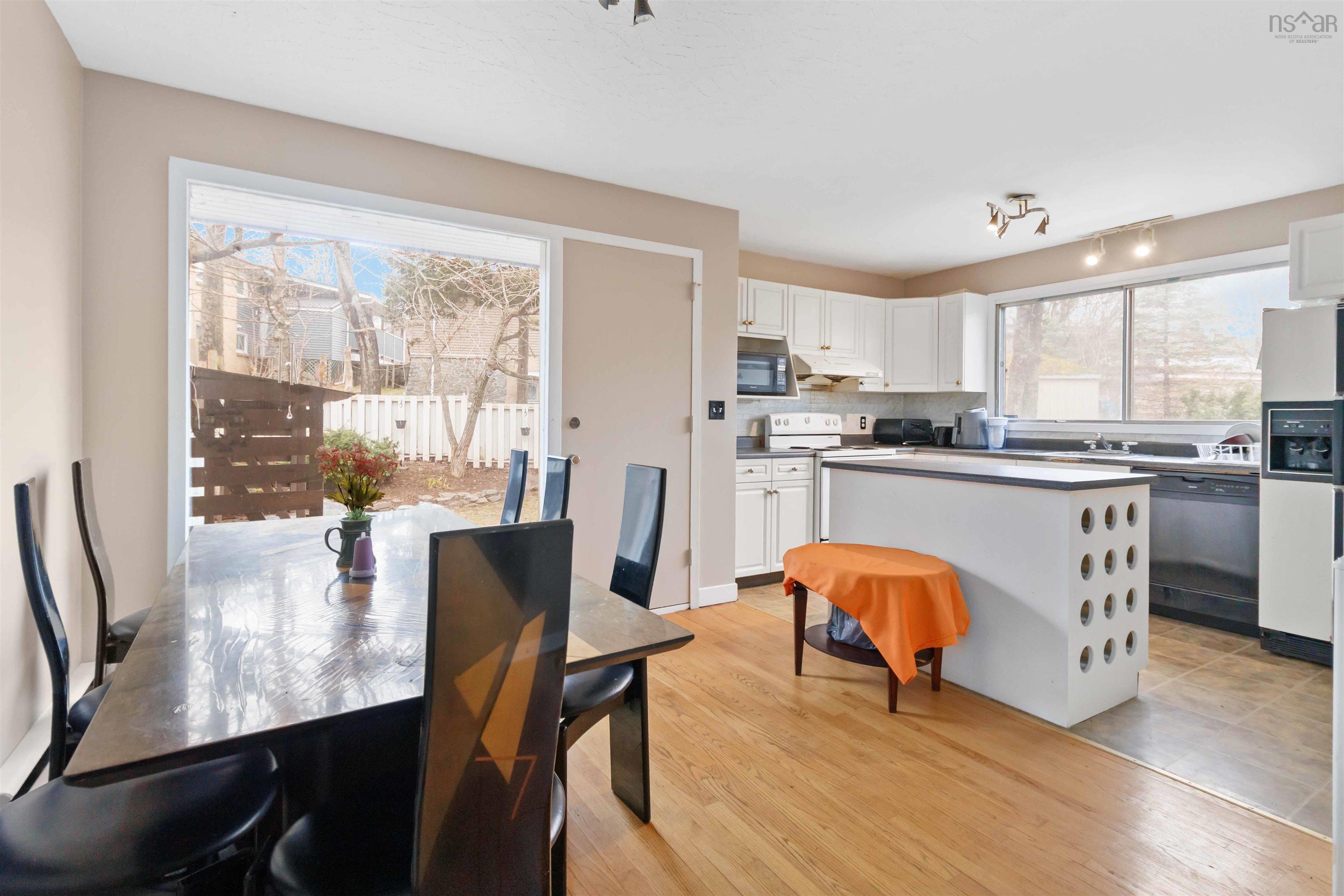 16 Oakburn Court photo #13