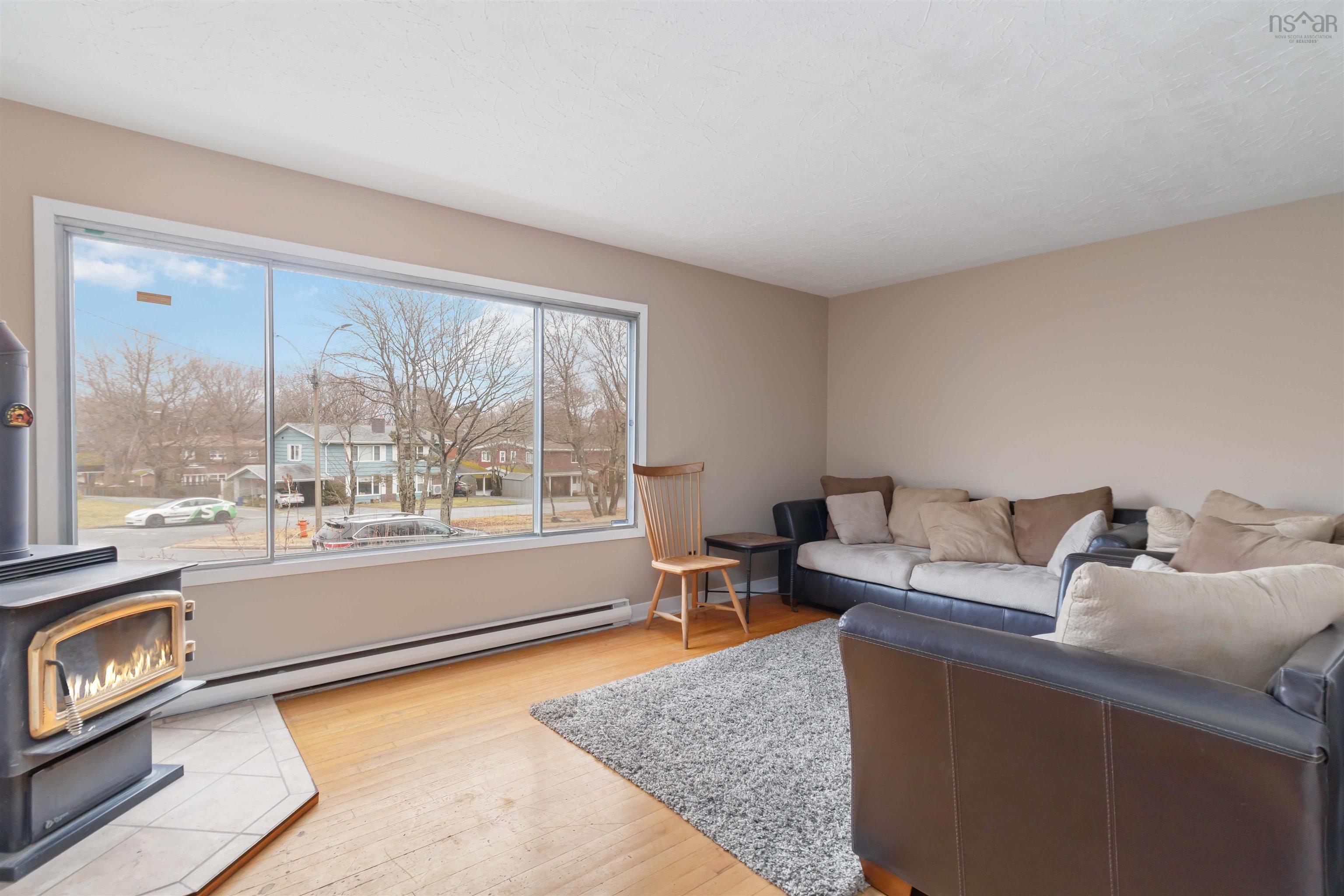 16 Oakburn Court photo #6
