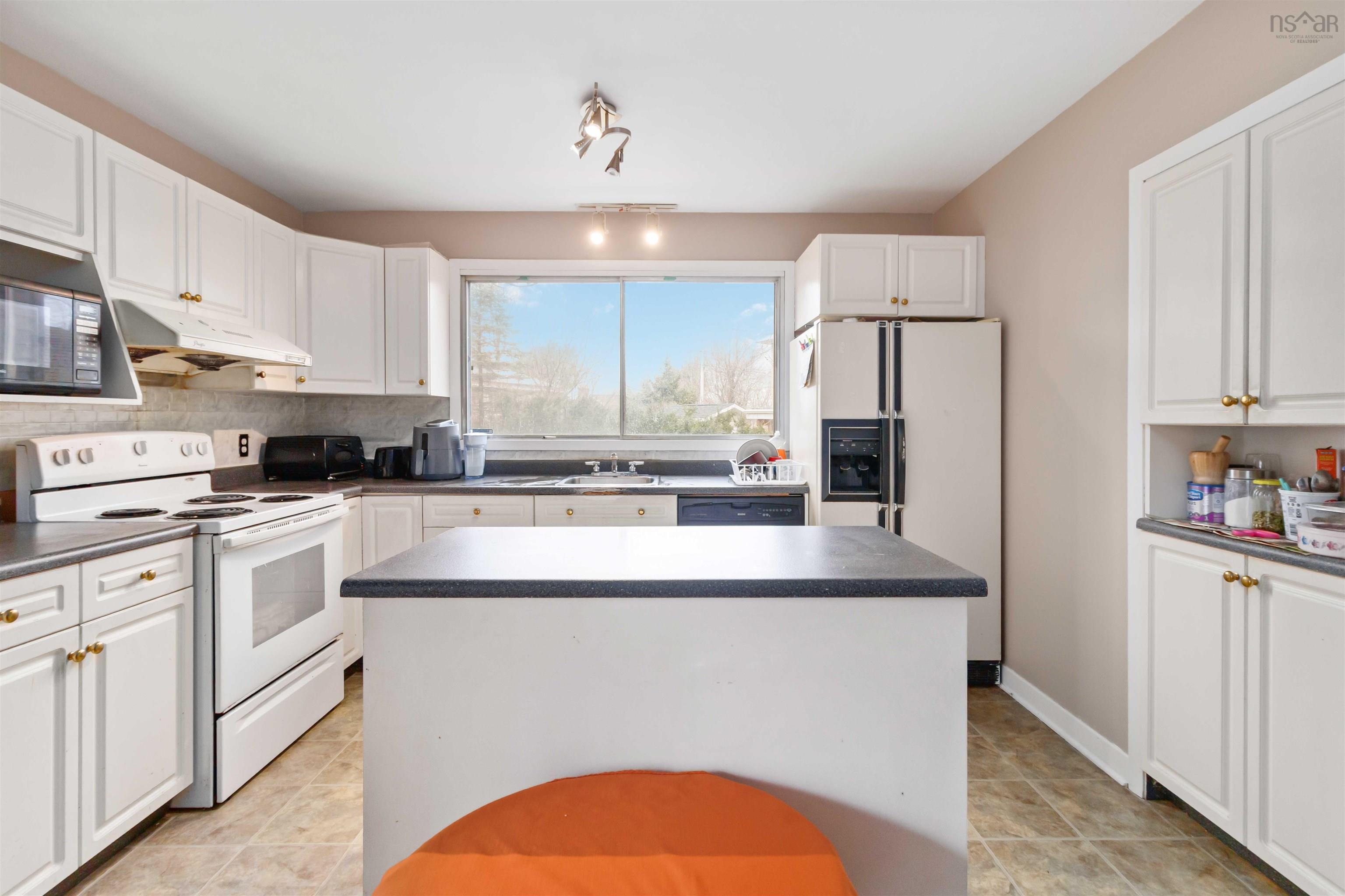 16 Oakburn Court photo #9