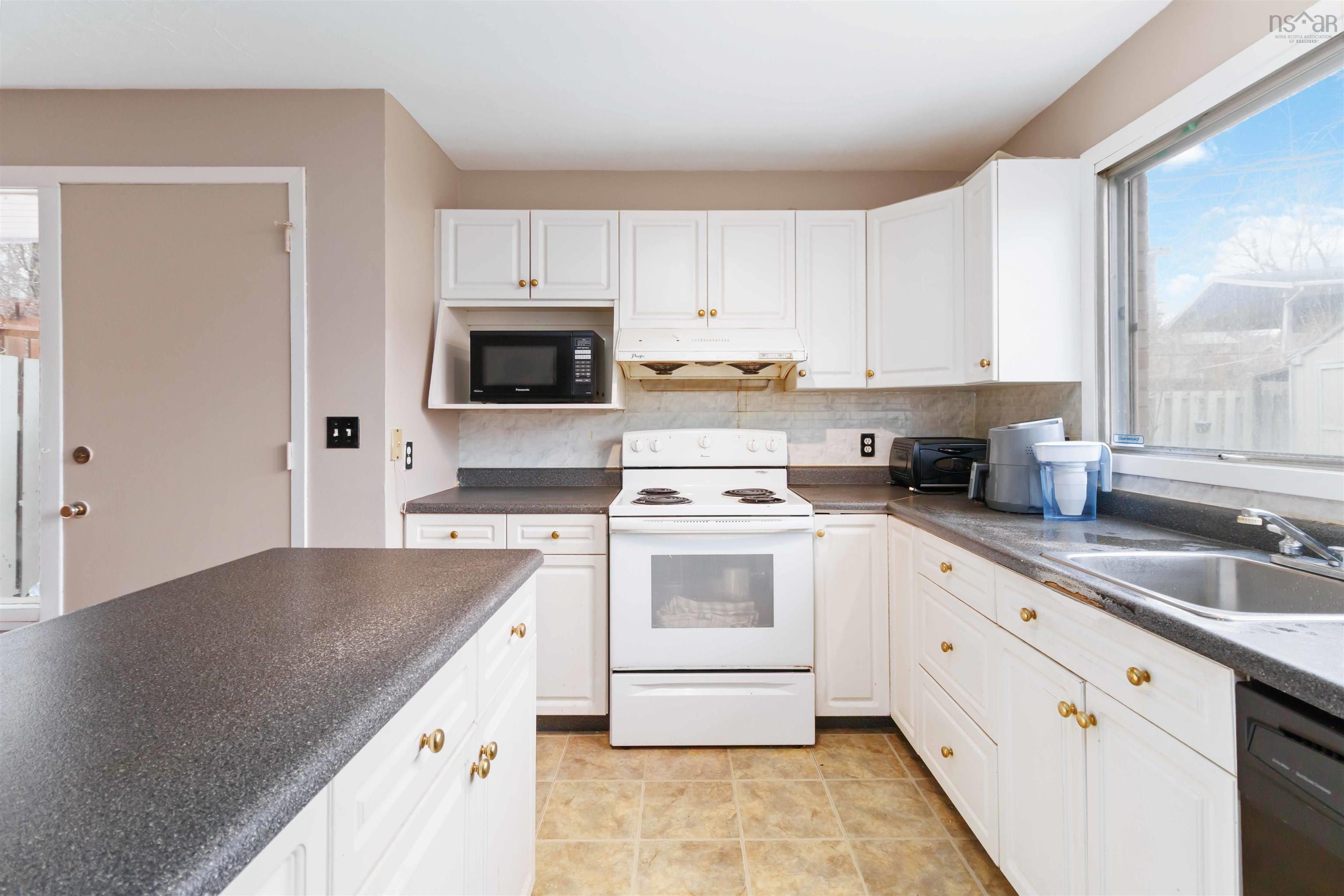 16 Oakburn Court photo #10
