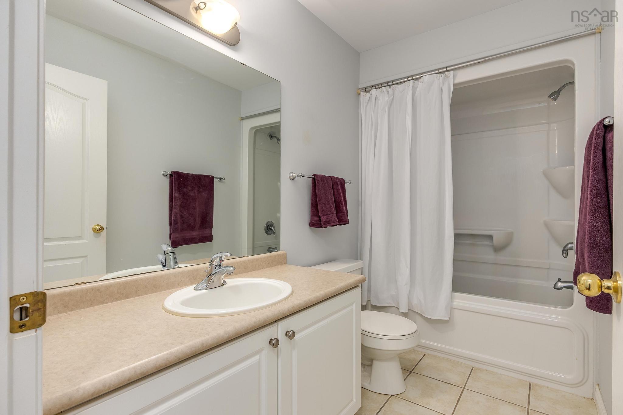 408 10 Regency Park Drive photo #15