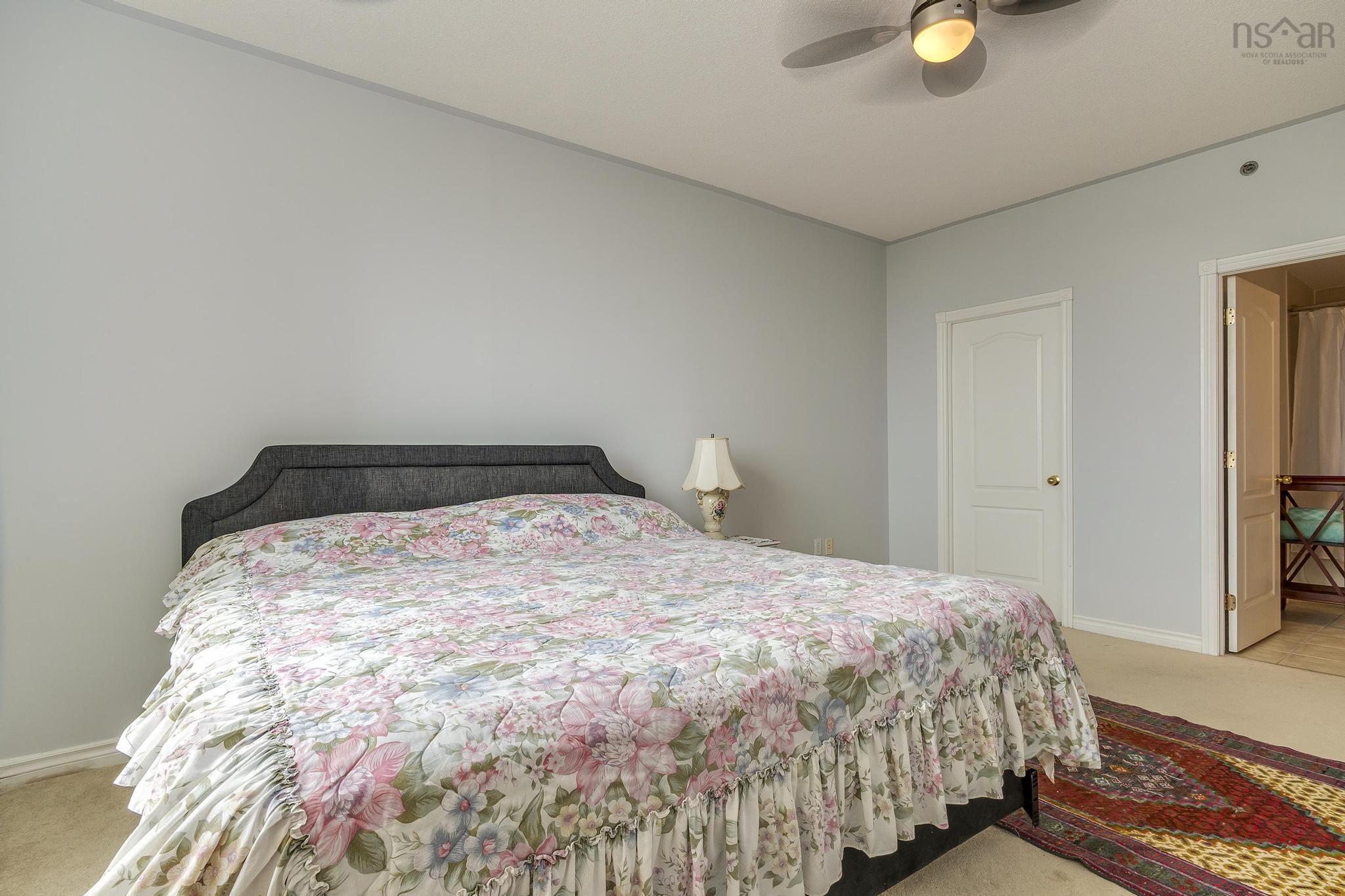 408 10 Regency Park Drive photo #17