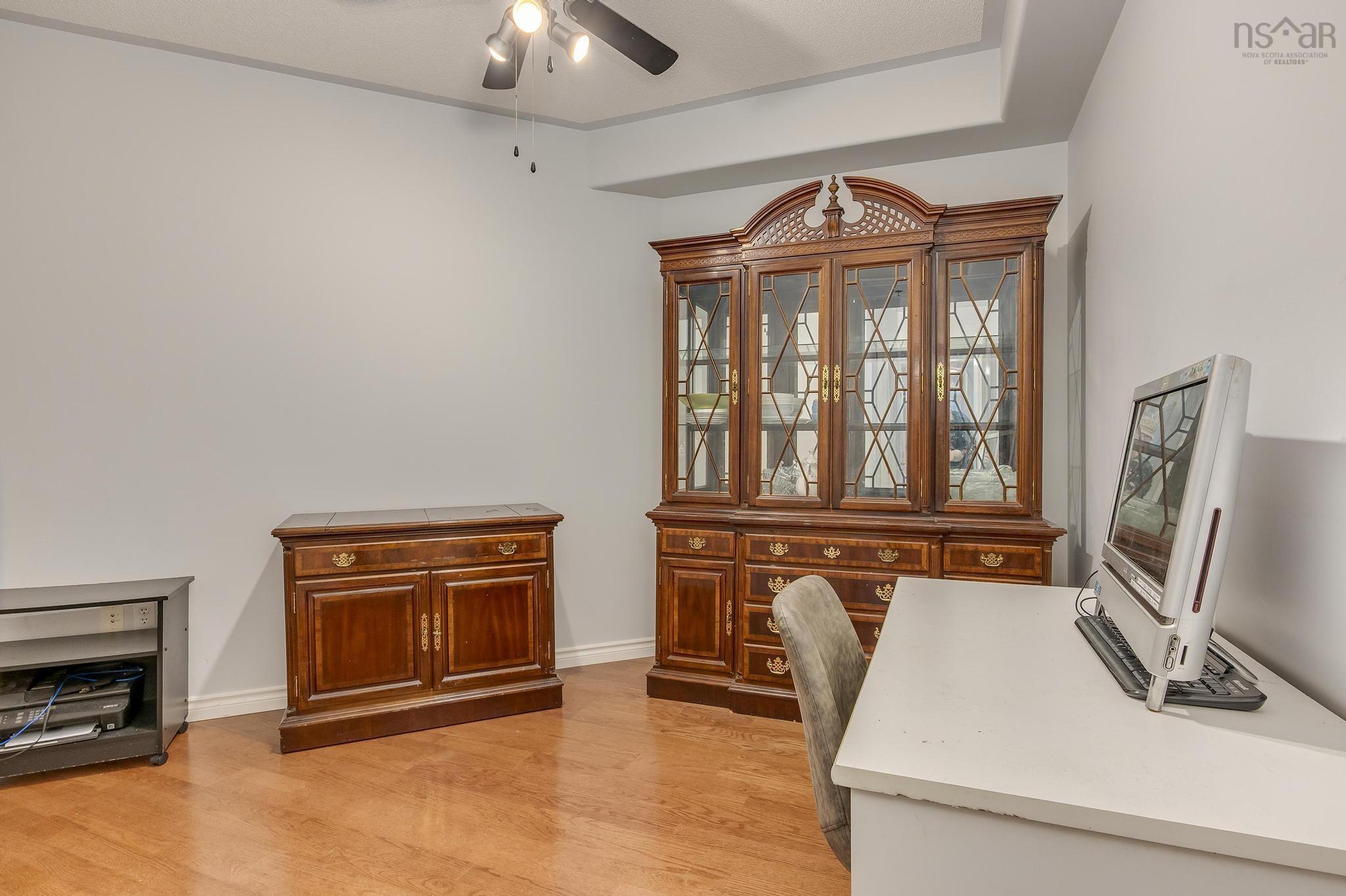 408 10 Regency Park Drive photo #7