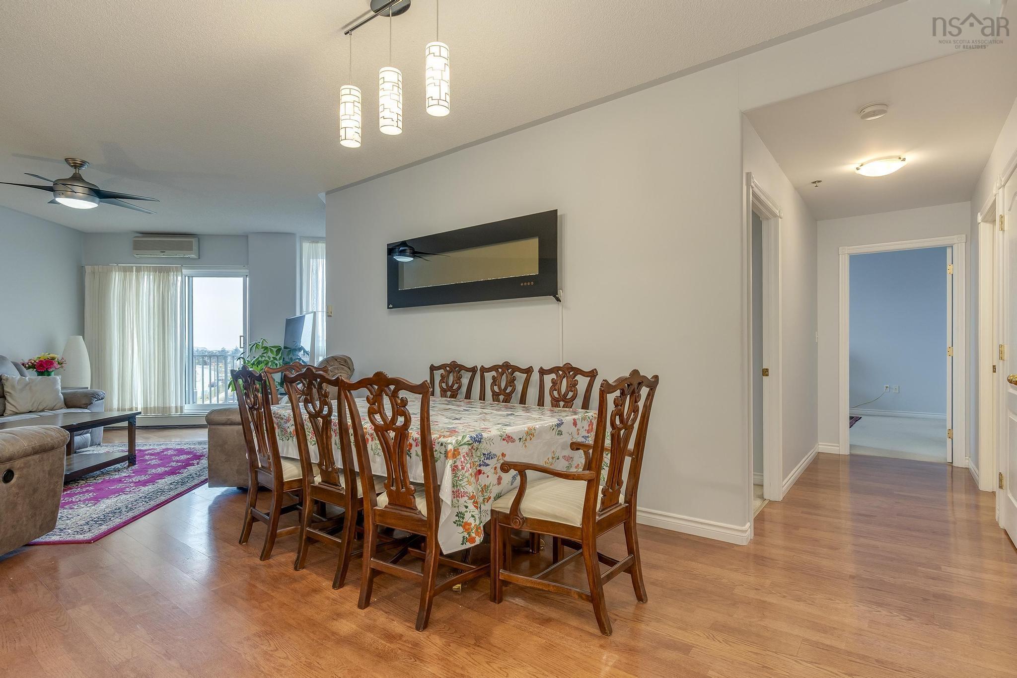 408 10 Regency Park Drive photo #8