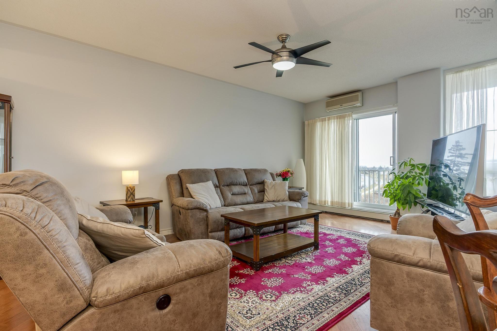 408 10 Regency Park Drive photo #9
