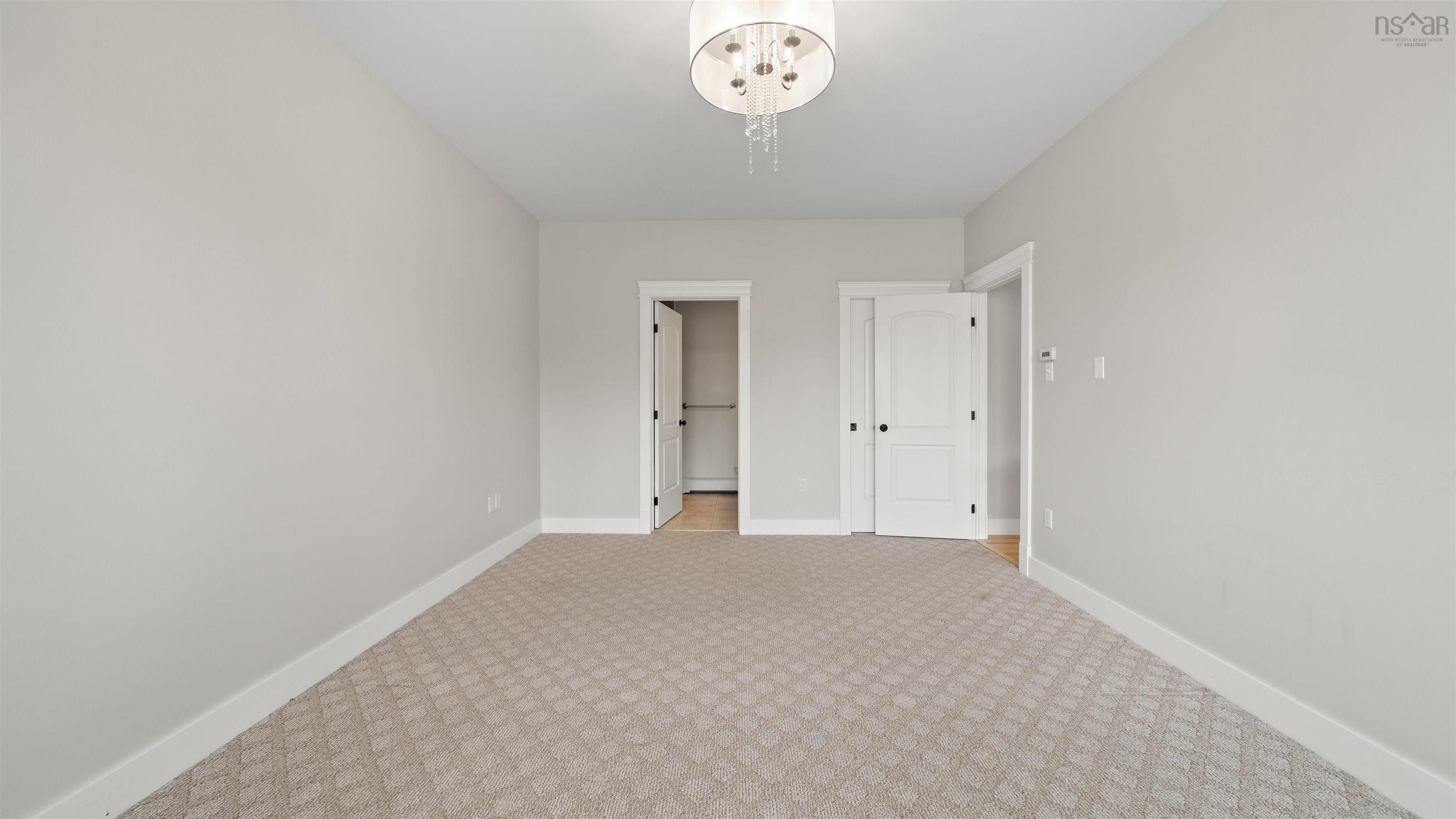 11 Kirkwood Court photo #23