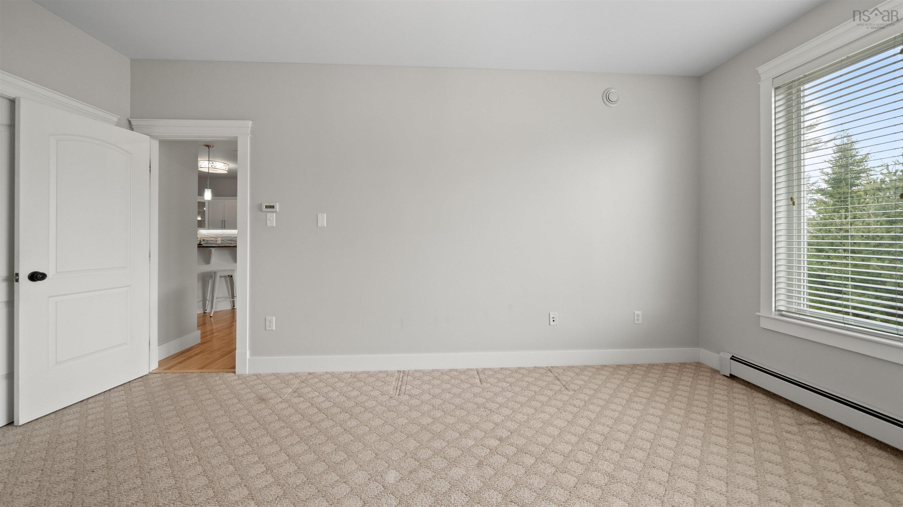 11 Kirkwood Court photo #24