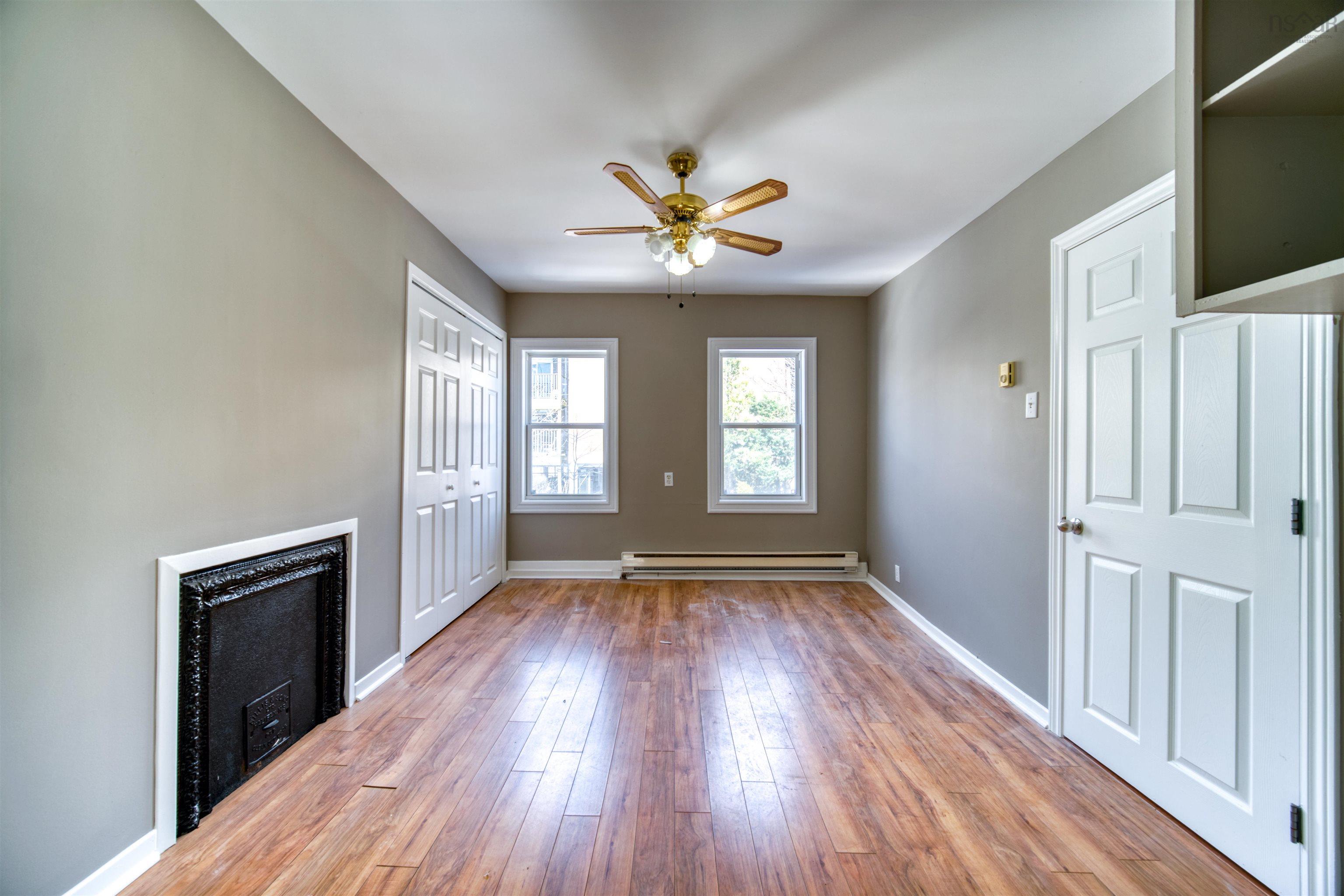 5674 Charles Street photo #11