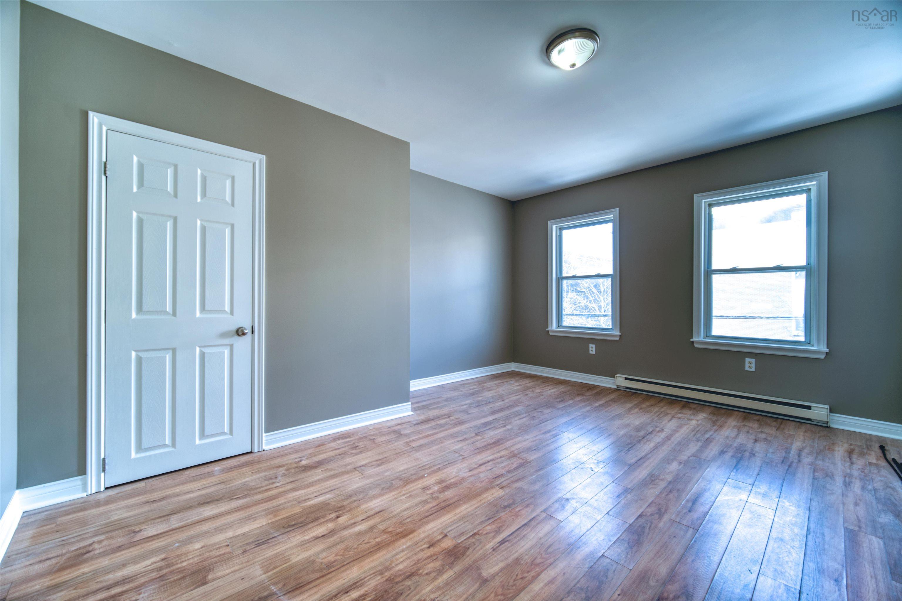 5674 Charles Street photo #16