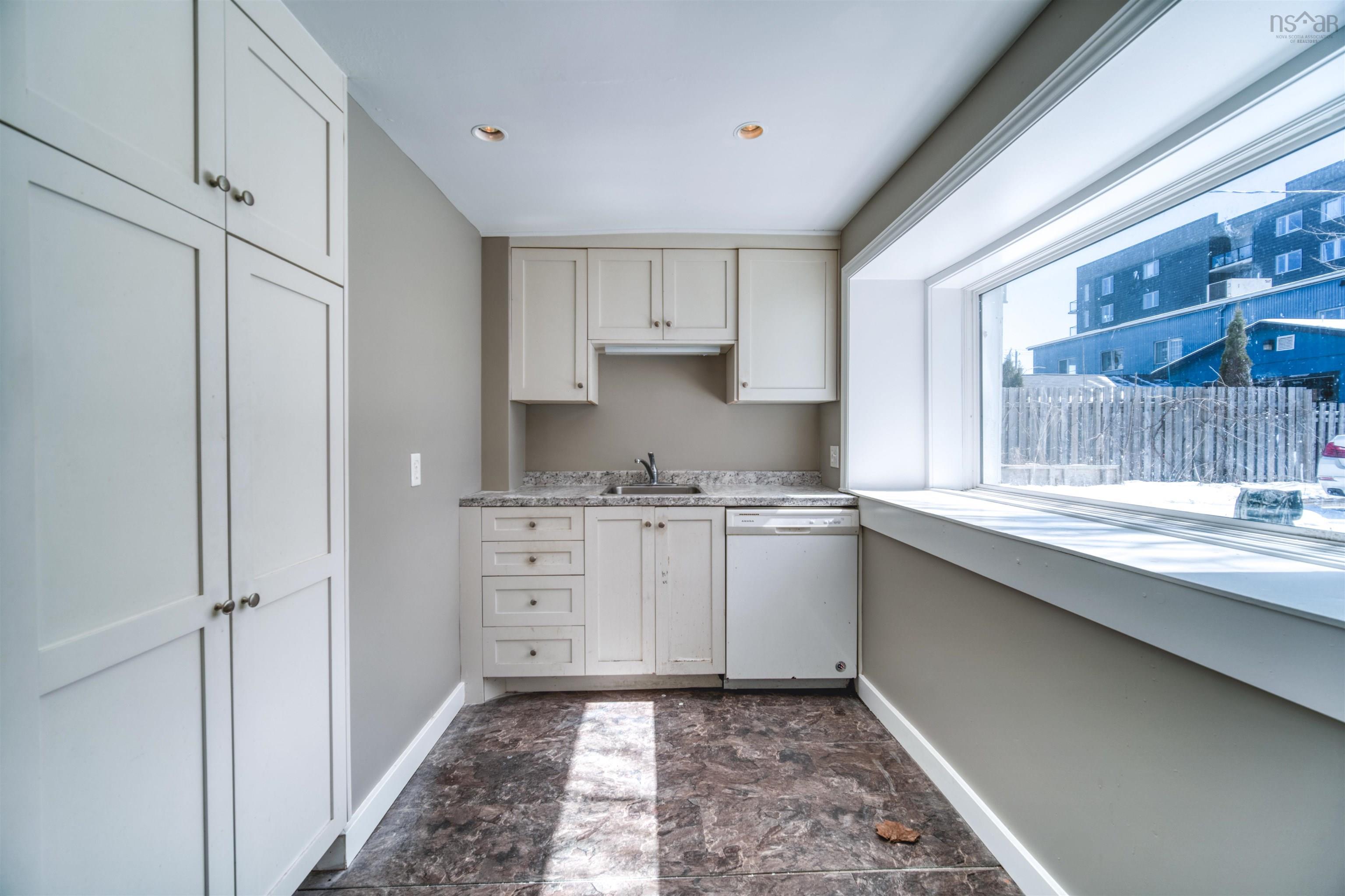 5674 Charles Street photo #19