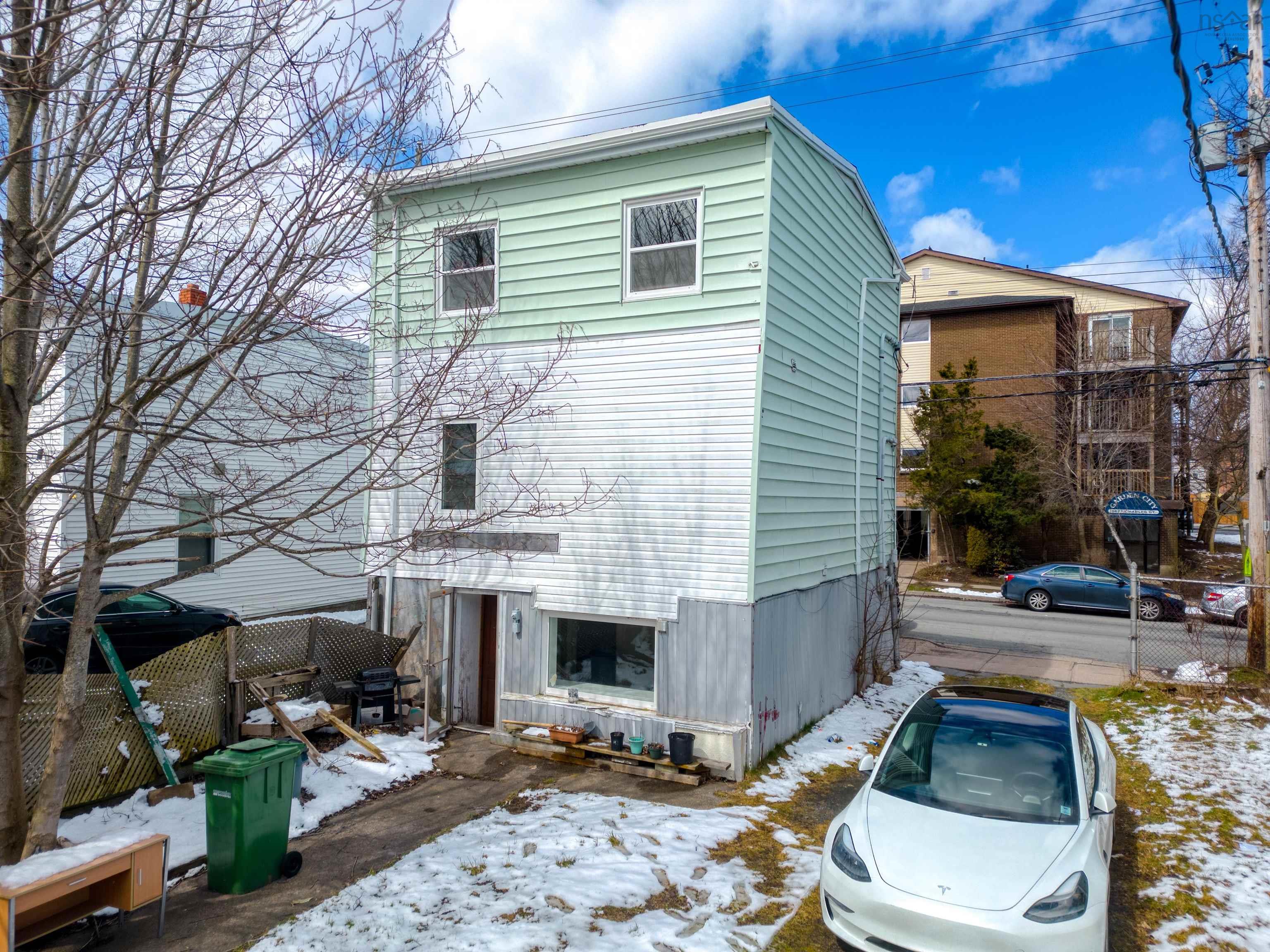 5674 Charles Street photo #3