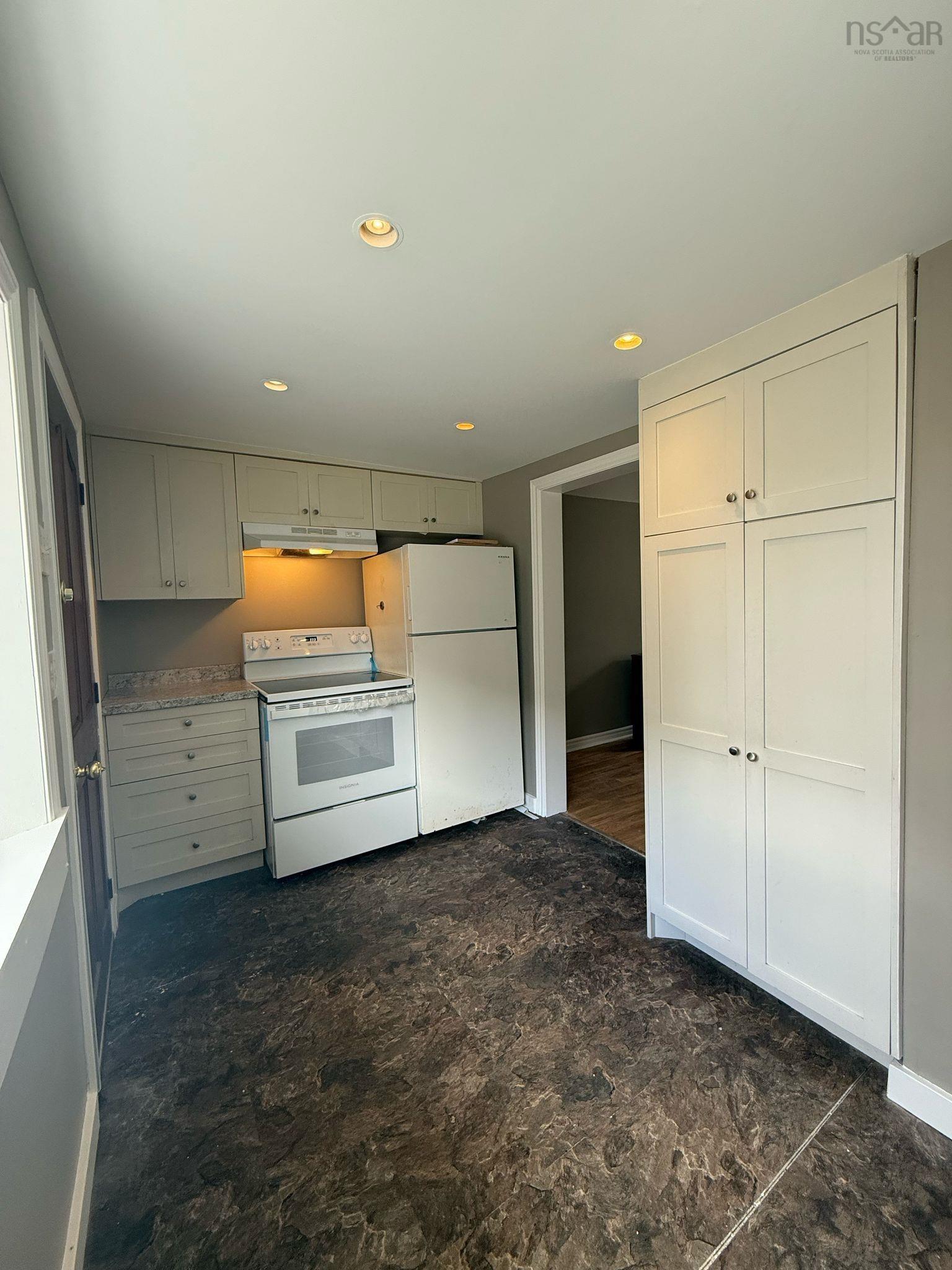 5674 Charles Street photo #23