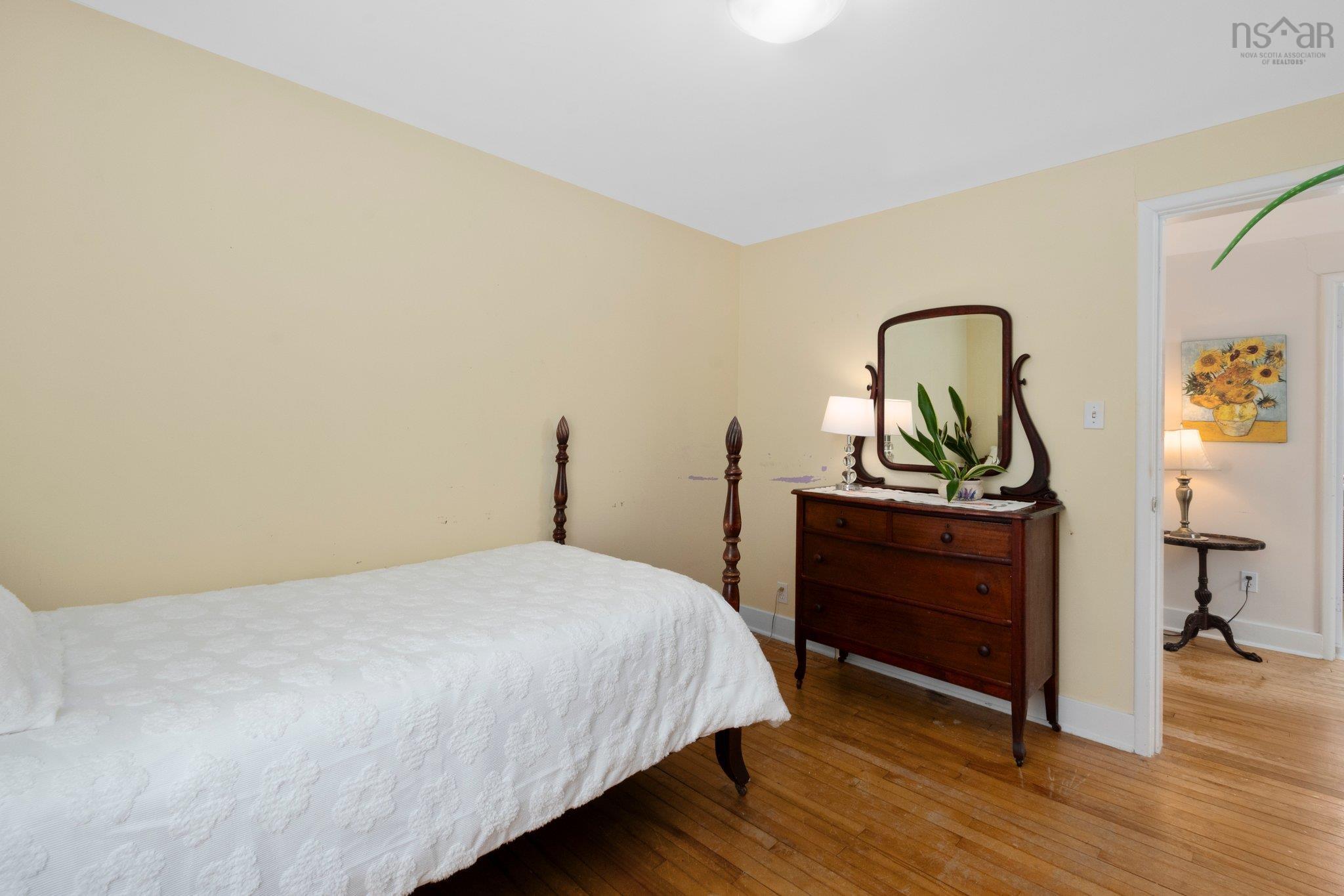 6183 Cedar Street photo #22