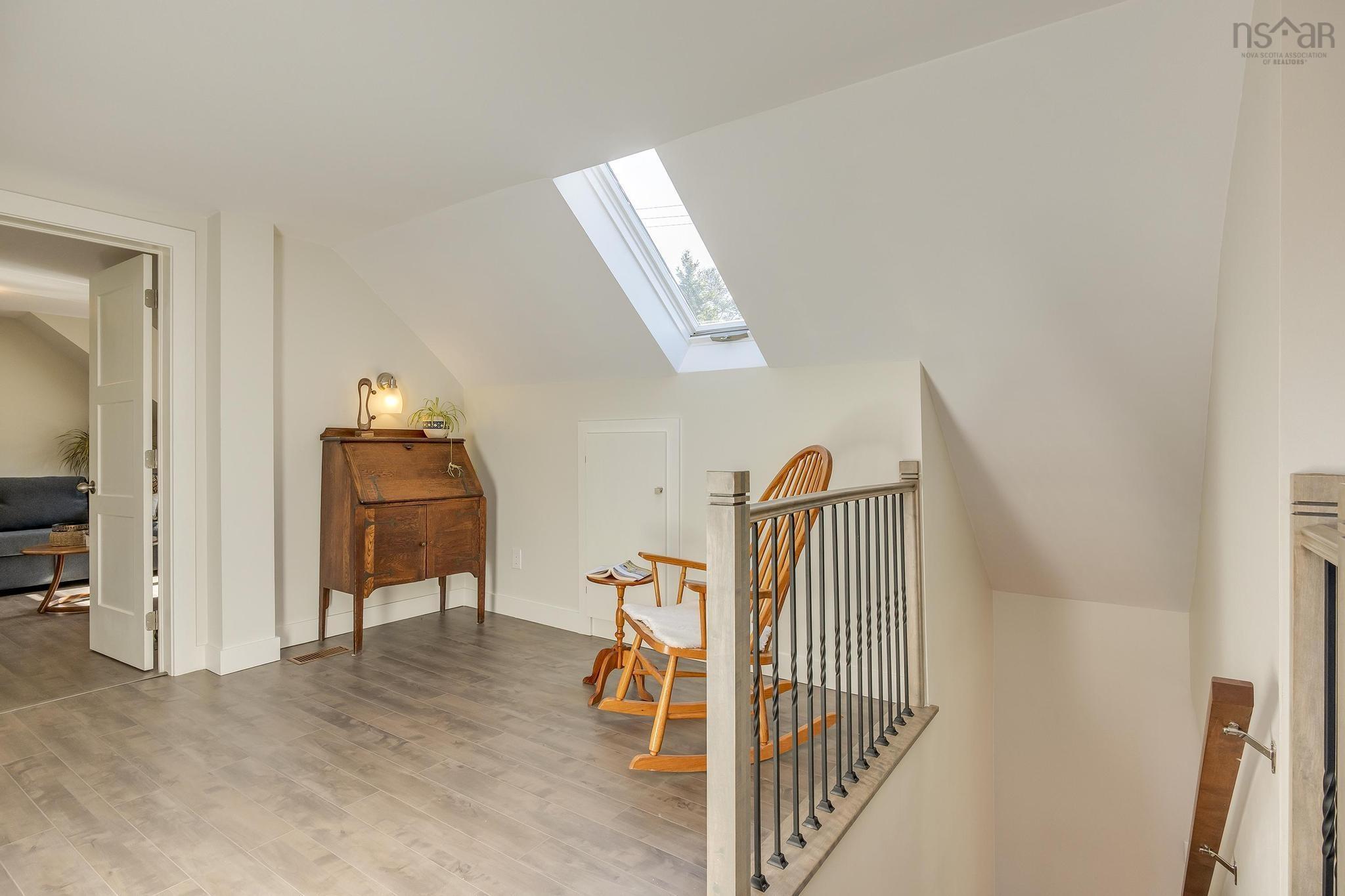 395 Waverley Road photo #23