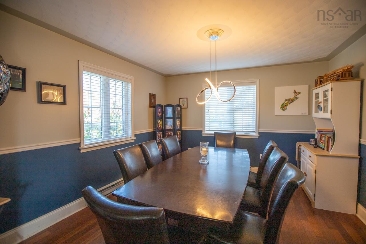 2 Lakeshire Crescent photo #12