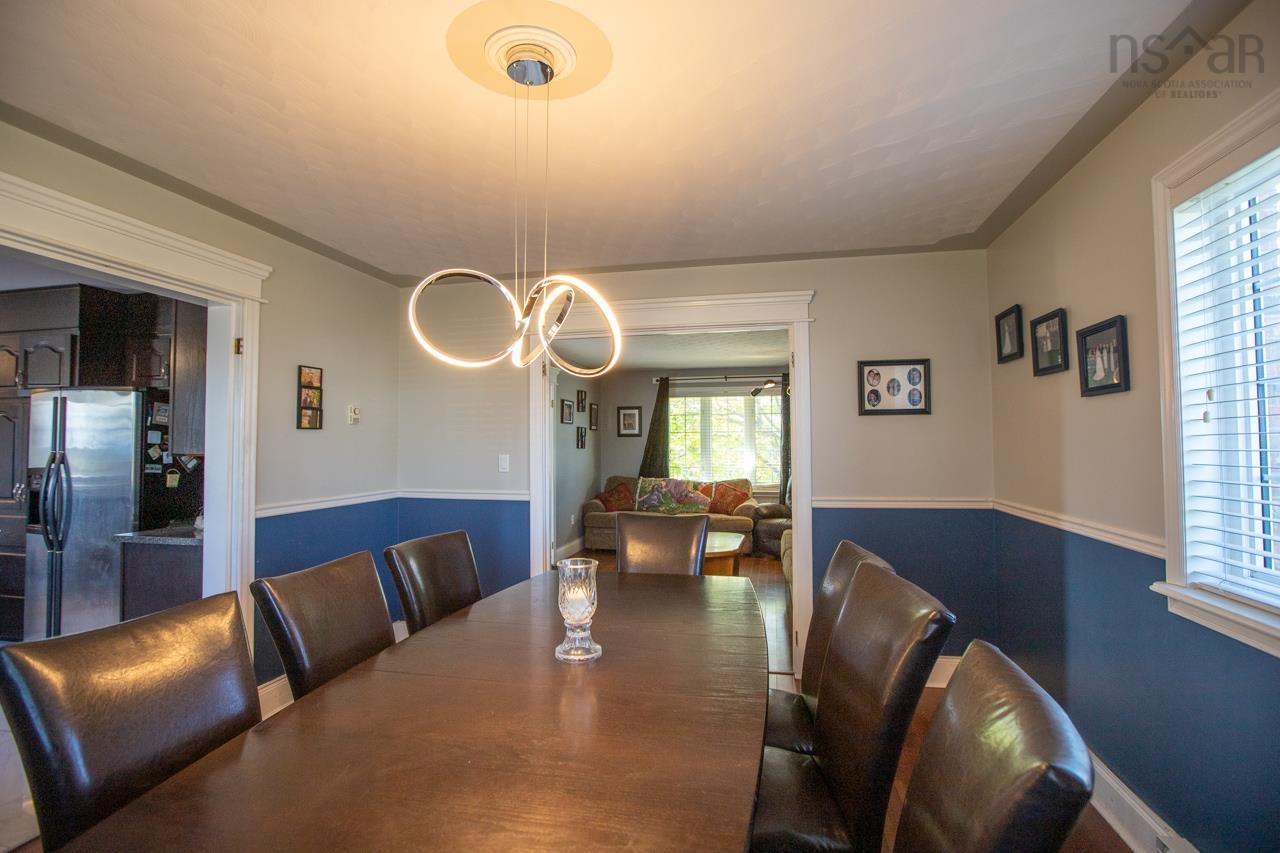 2 Lakeshire Crescent photo #13