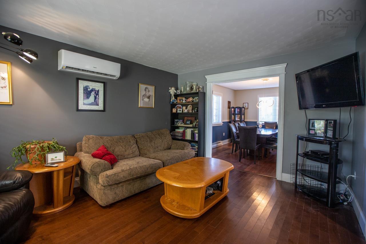 2 Lakeshire Crescent photo #14