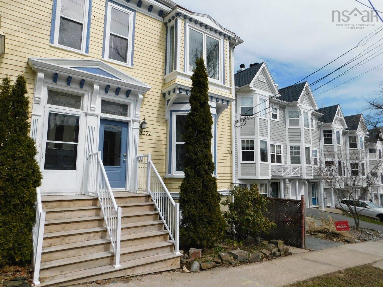 5271 Harvey Street photo #2