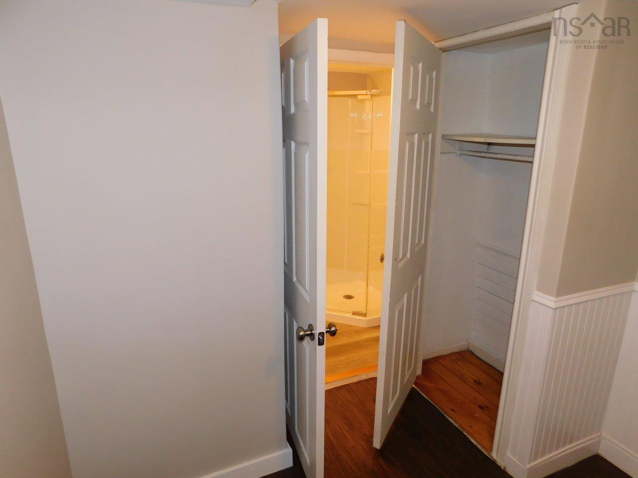 5271 Harvey Street photo #11