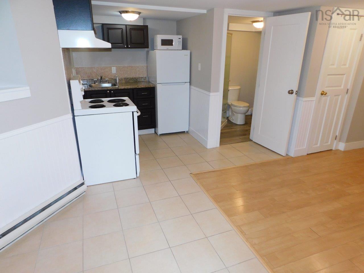 5271 Harvey Street photo #15