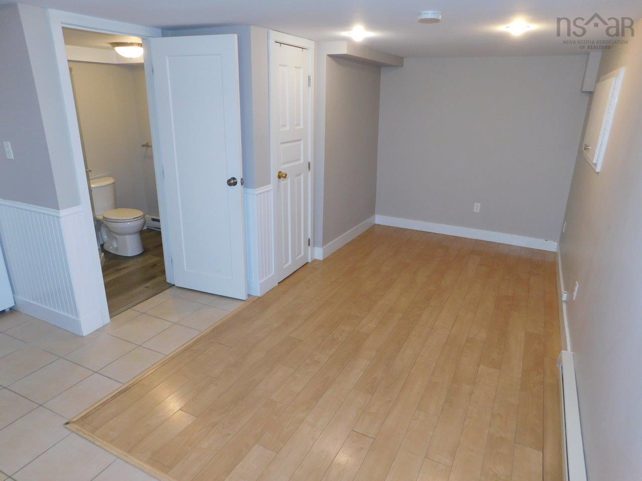 5271 Harvey Street photo #17