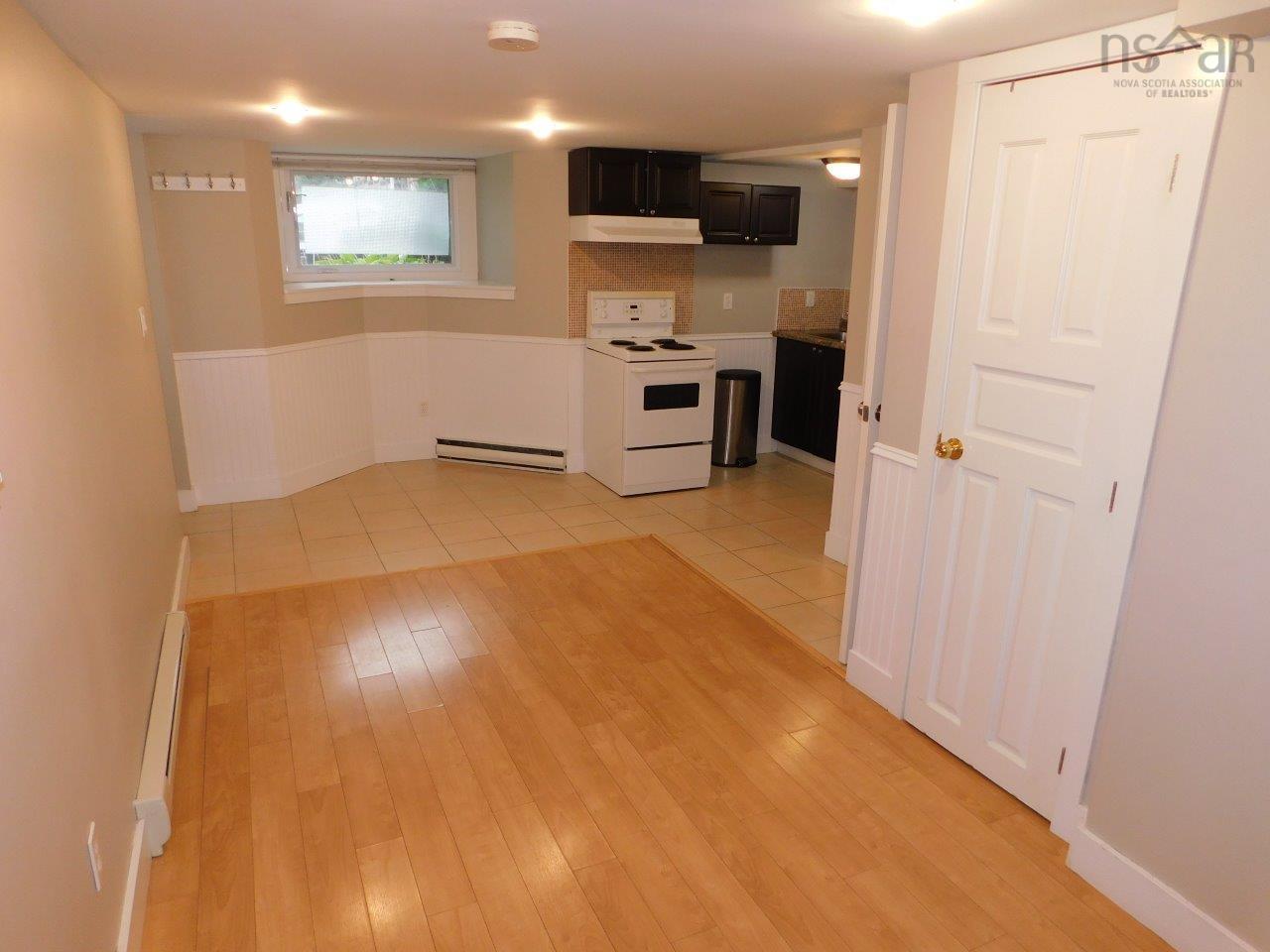 5271 Harvey Street photo #18