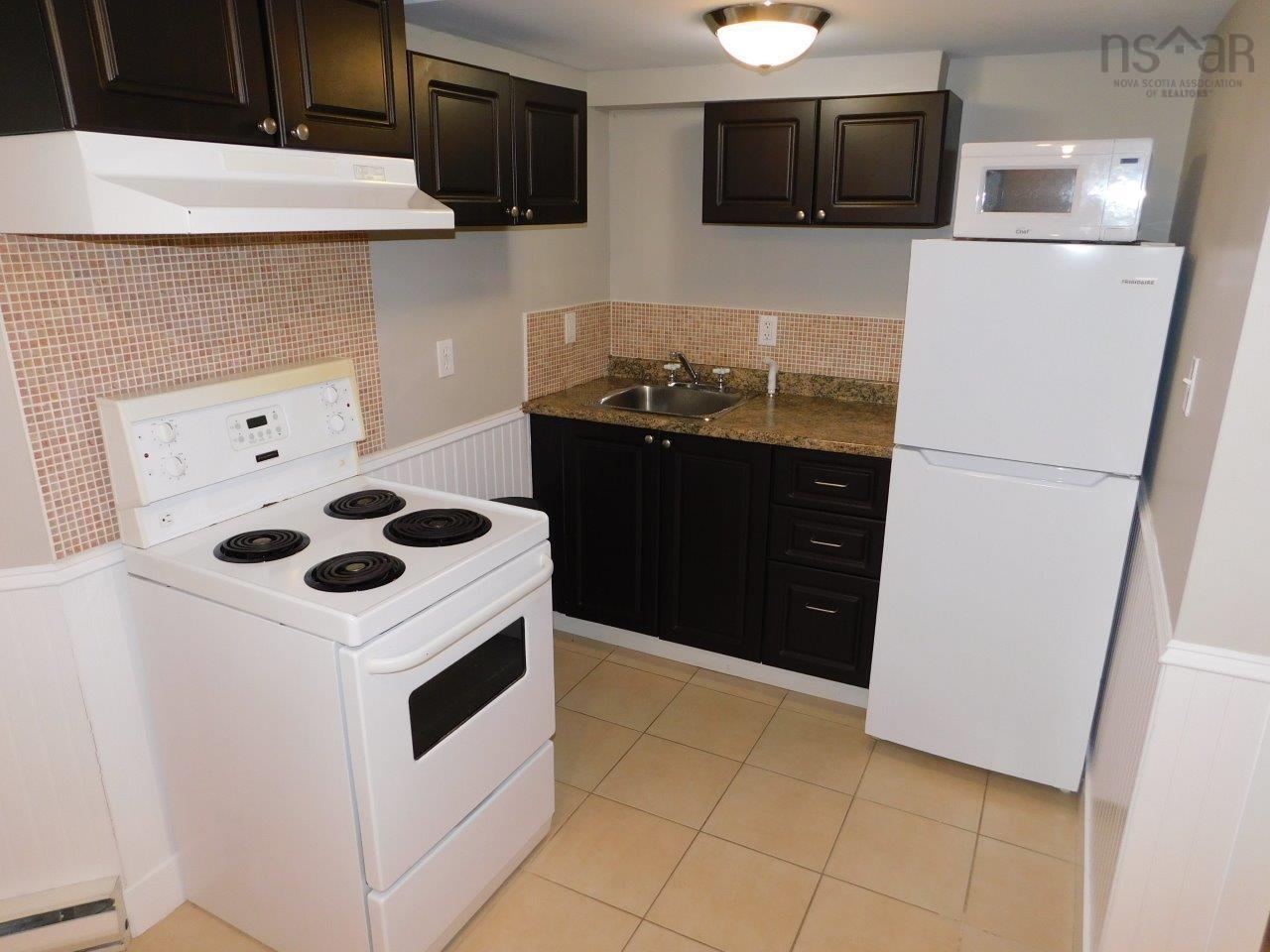 5271 Harvey Street photo #19