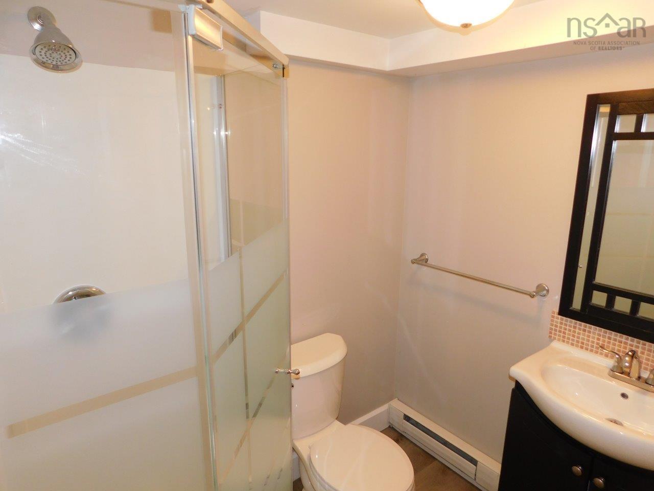 5271 Harvey Street photo #20