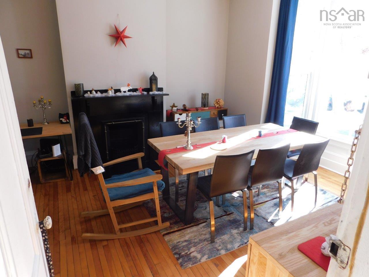 5271 Harvey Street photo #21