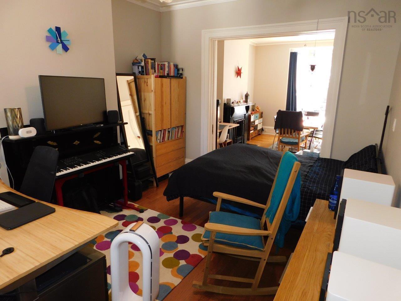 5271 Harvey Street photo #24