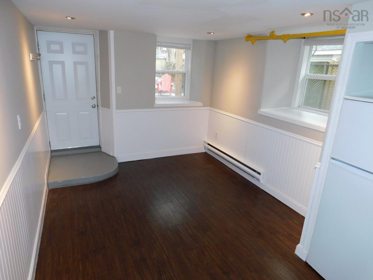 5271 Harvey Street photo #7