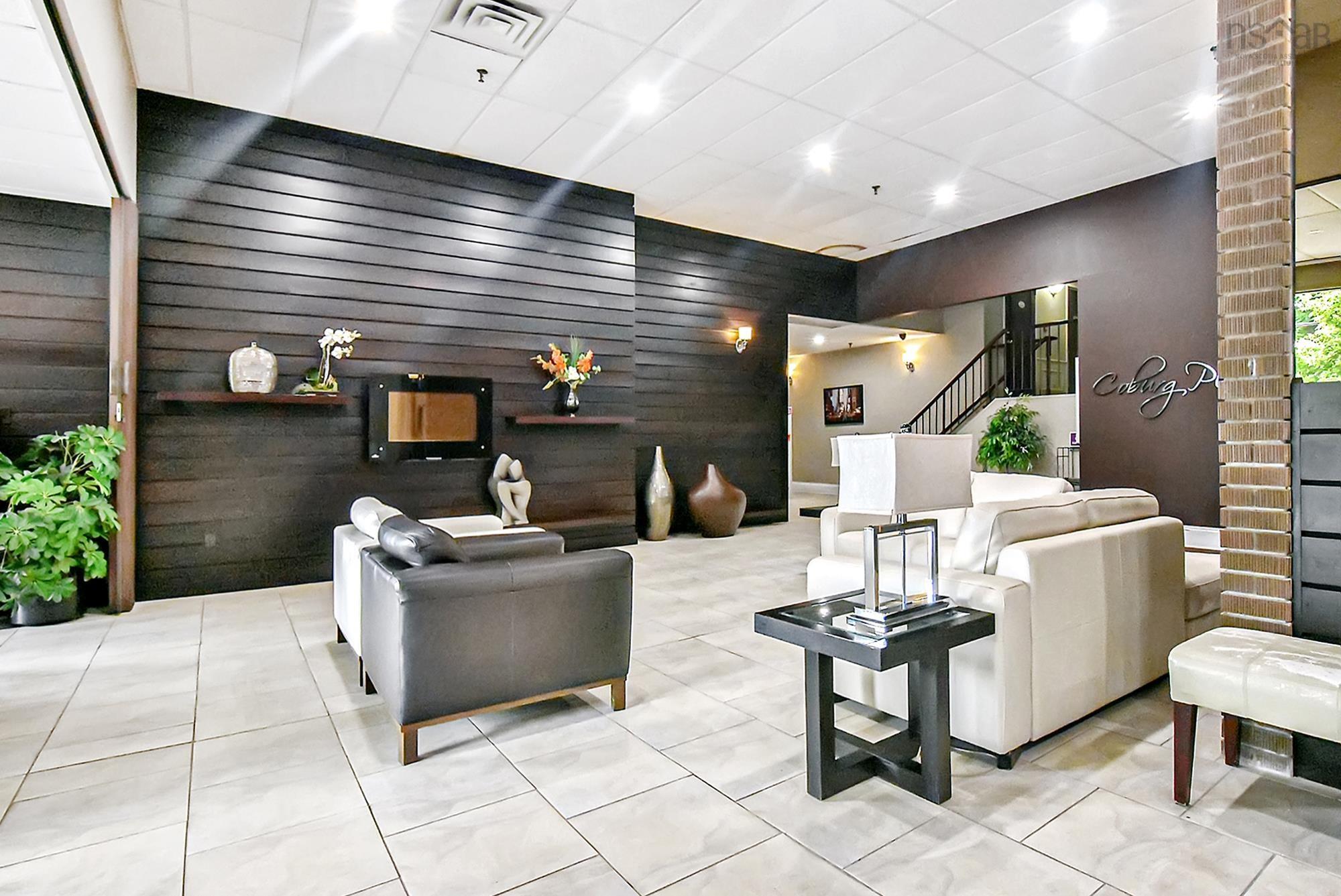 1408 6369 Coburg Road photo #22