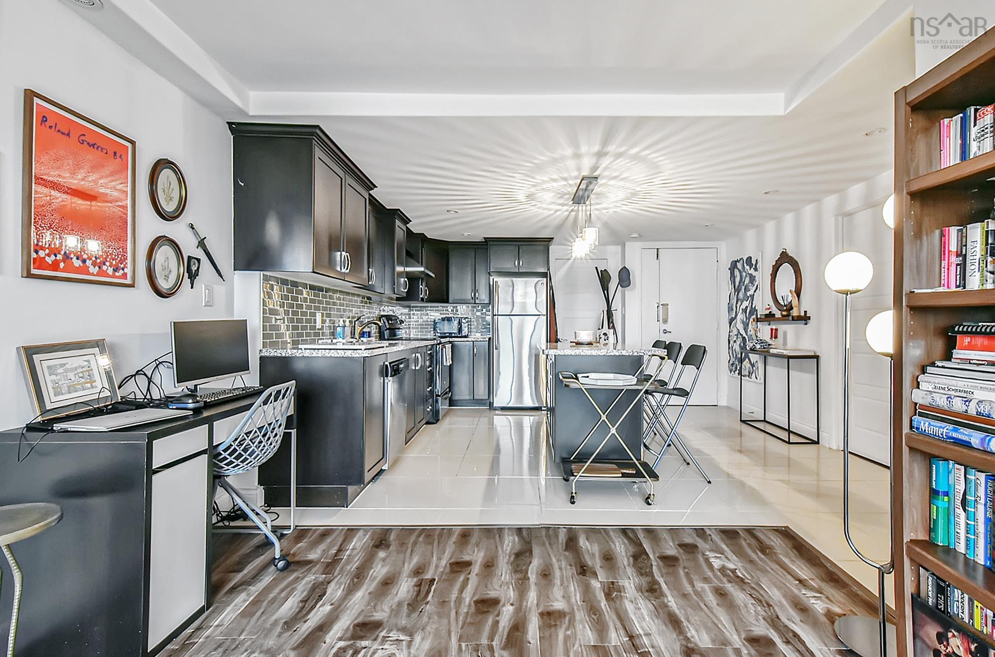 1408 6369 Coburg Road photo #10
