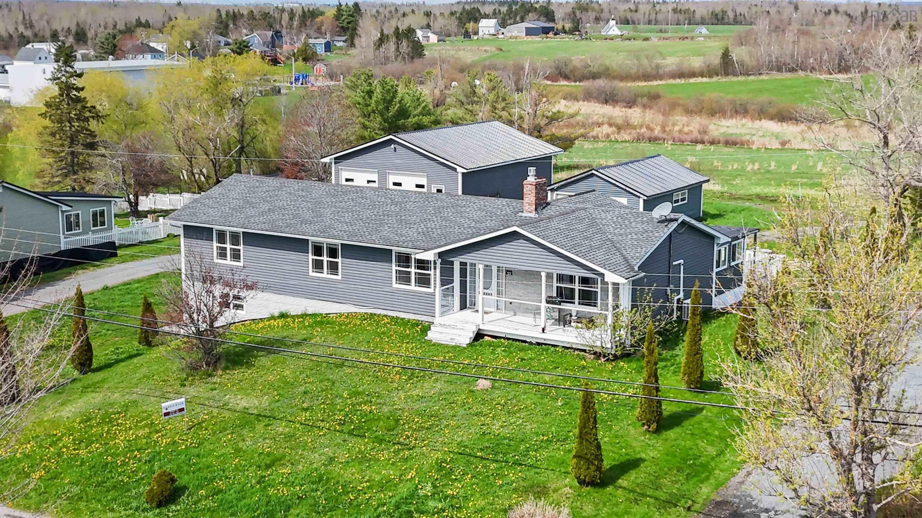 53 Grono Road photo #2