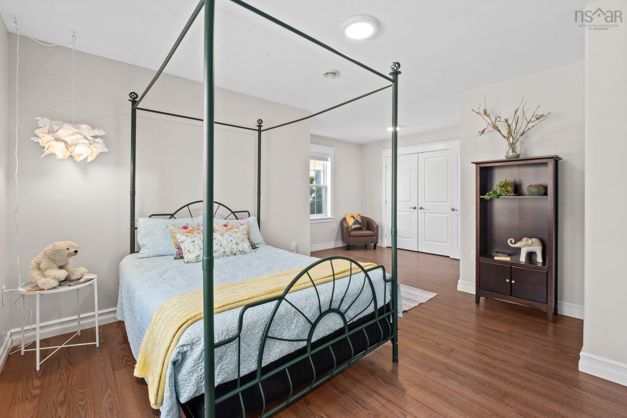 23 GREBE Avenue photo #22