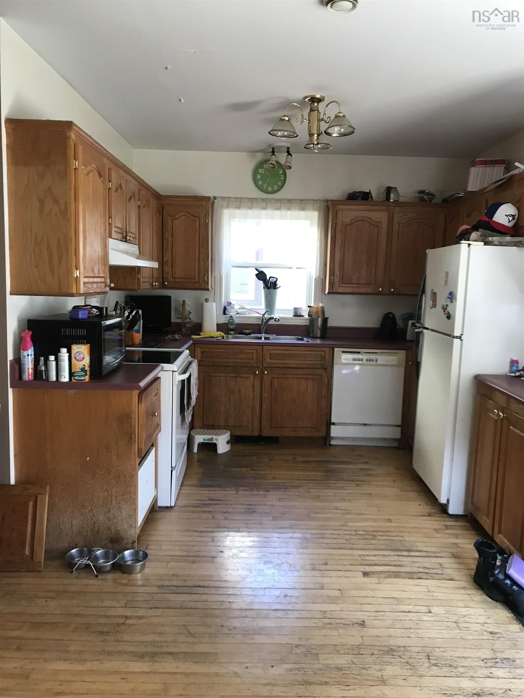6546 Almon Street photo #4