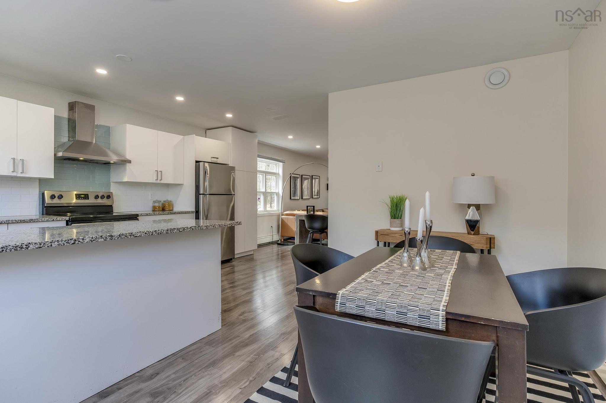 400 Crown Drive photo #19