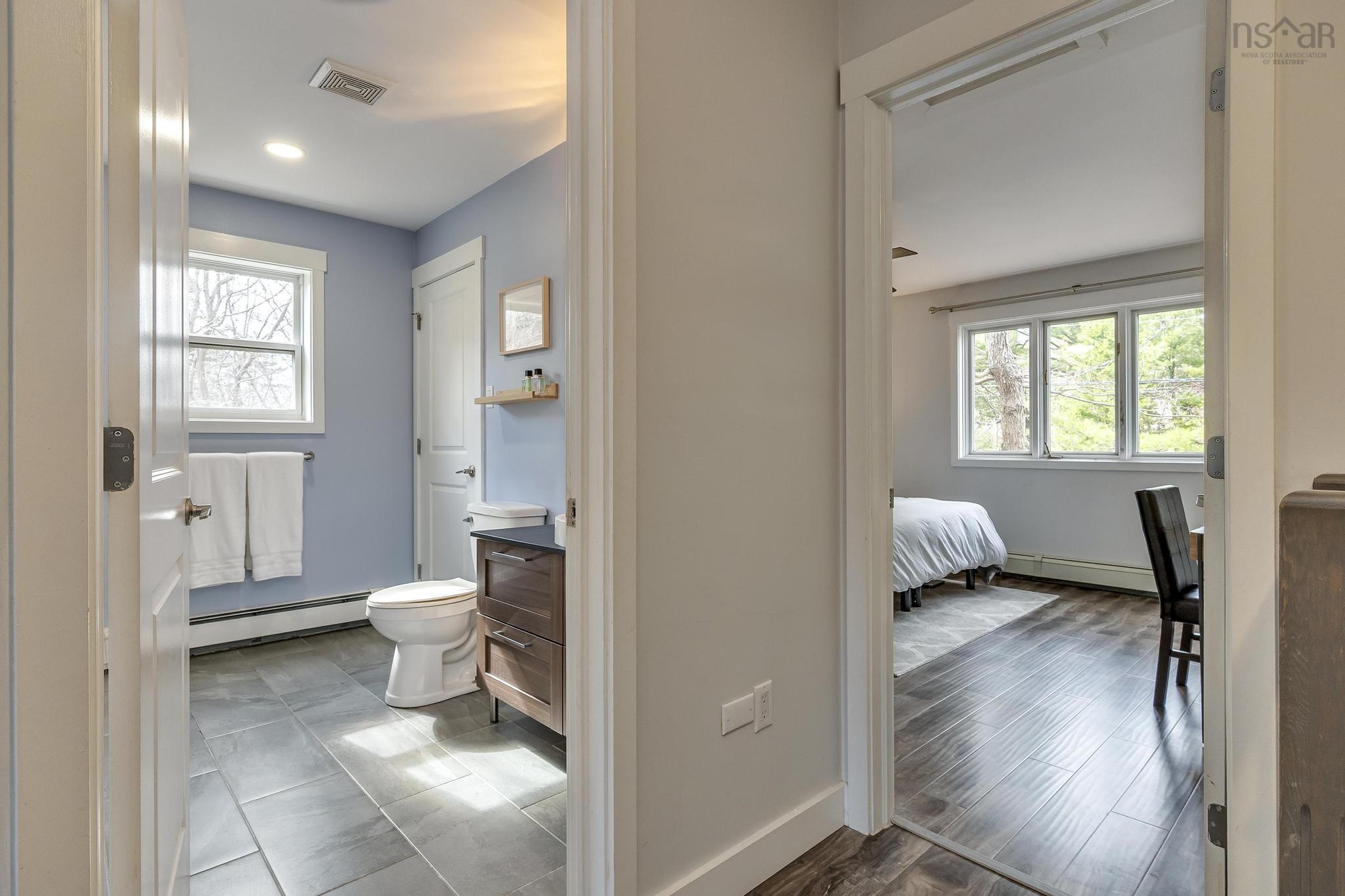 400 Crown Drive photo #20