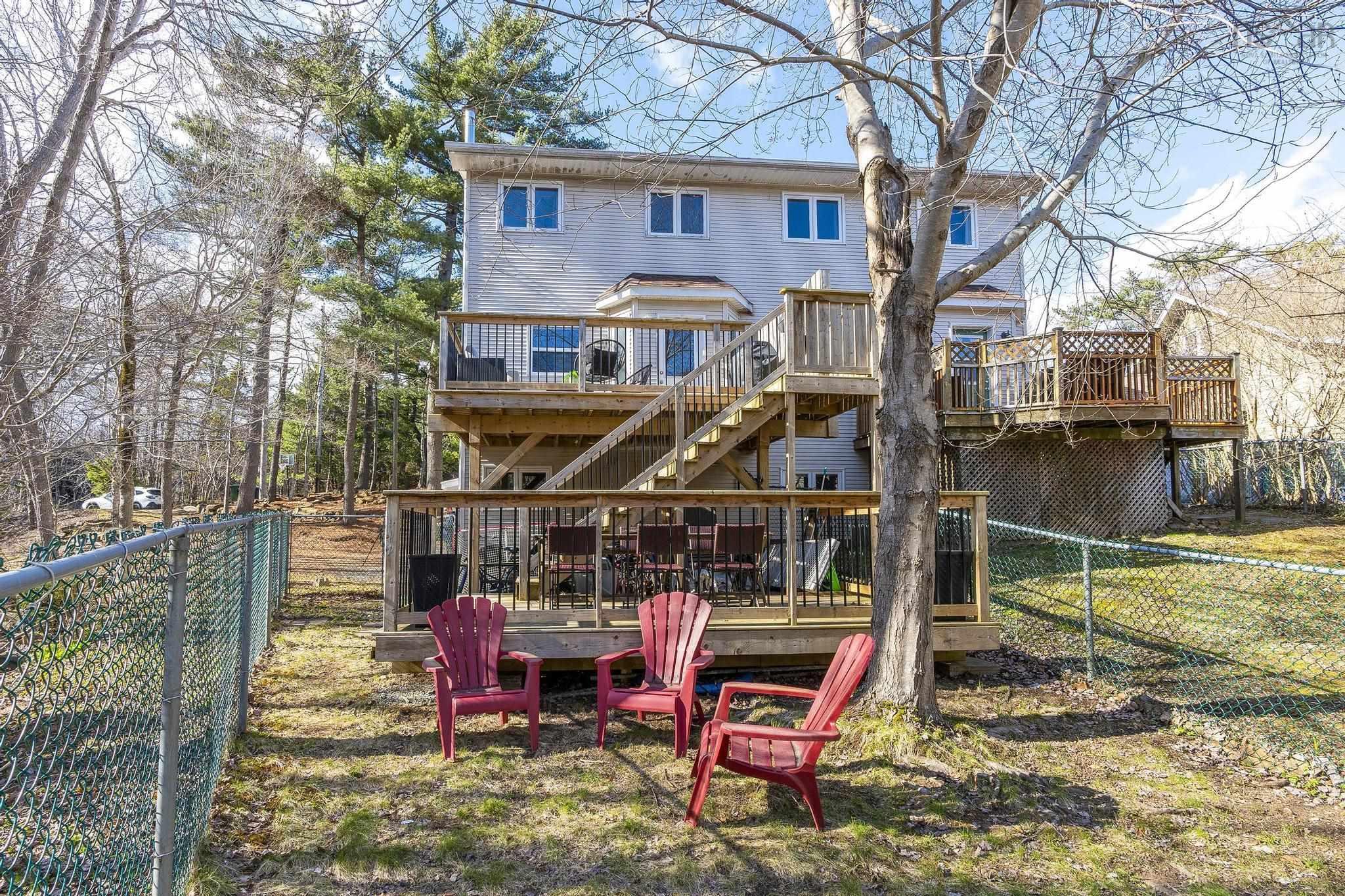 400 Crown Drive photo #3